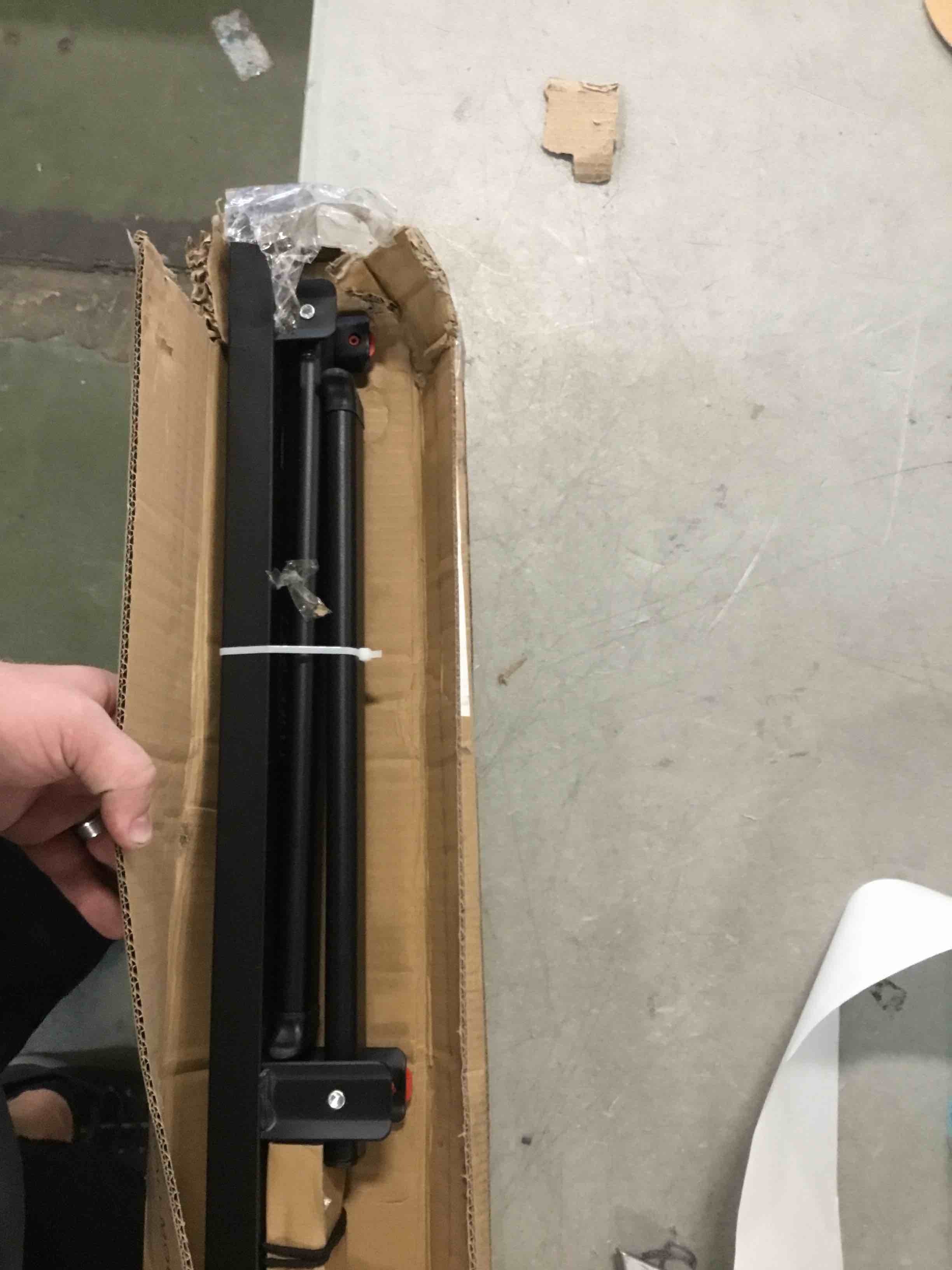 https://s3.amazonaws.com/lotting-images-prod/bidfta/BLU6814717_1721400150517.jpeg