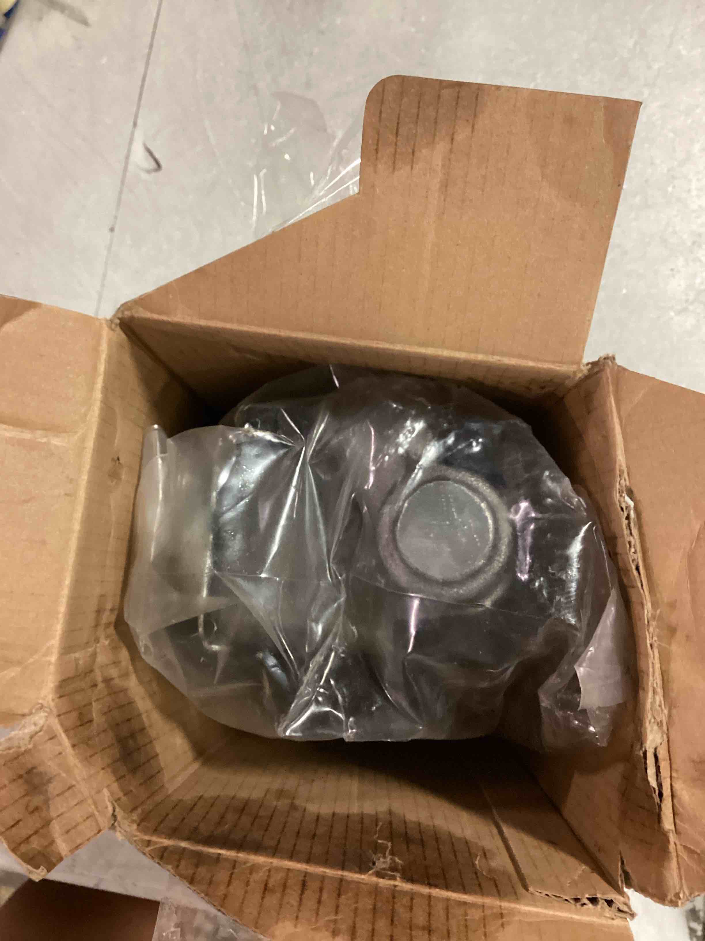 https://s3.amazonaws.com/lotting-images-prod/bidfta/BLU6815128_1720583122888.jpeg