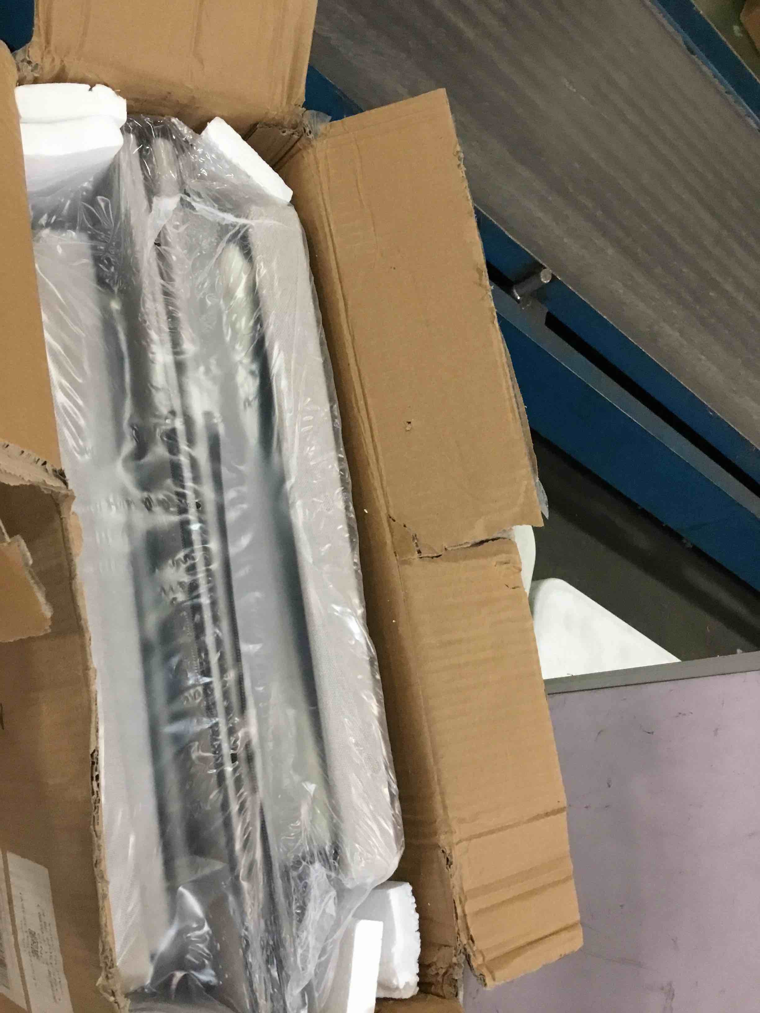 https://s3.amazonaws.com/lotting-images-prod/bidfta/BLU6815297_1720654804700.jpeg
