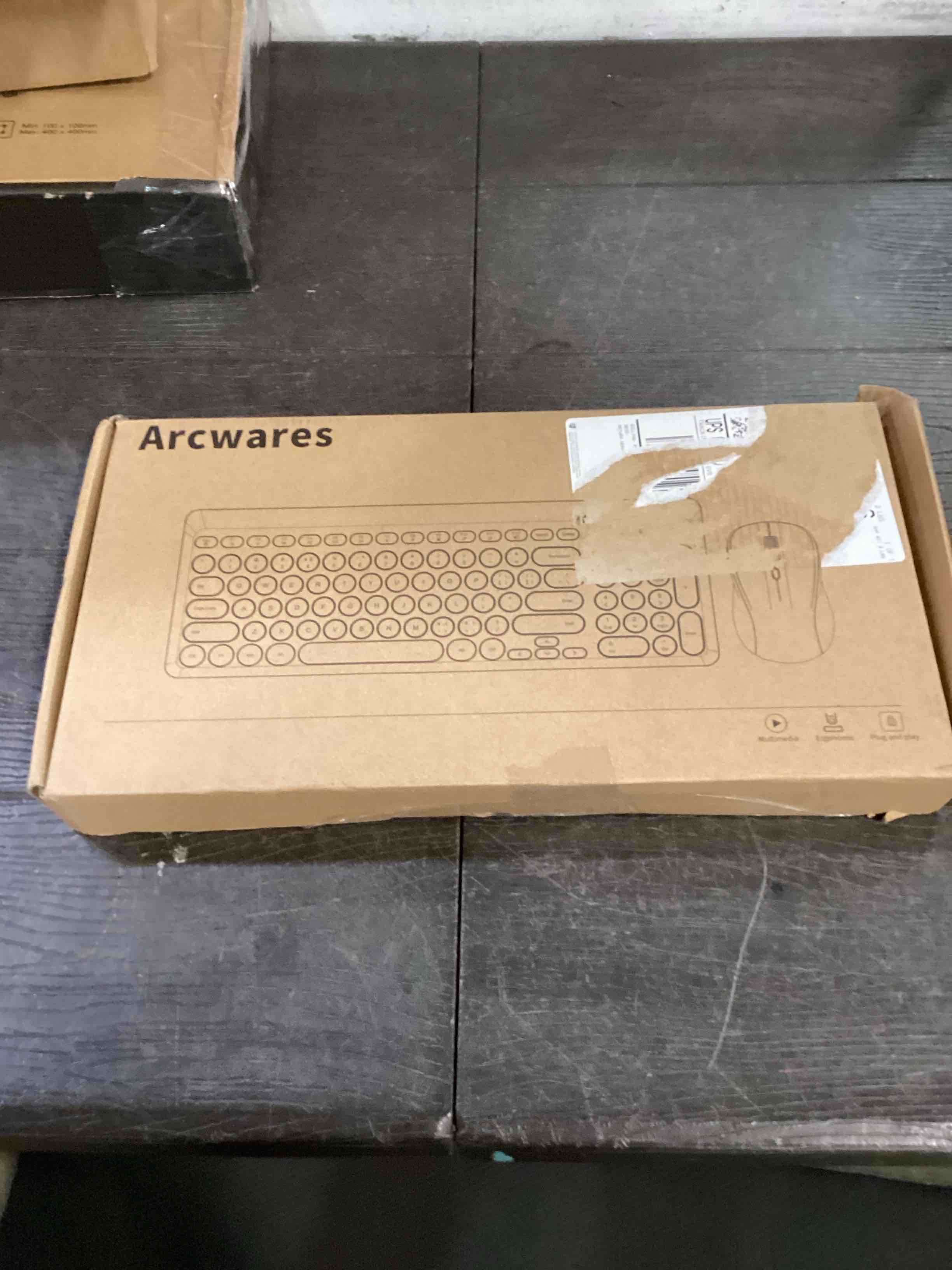 https://s3.amazonaws.com/lotting-images-prod/bidfta/BLU6815803_1721253586329.jpeg