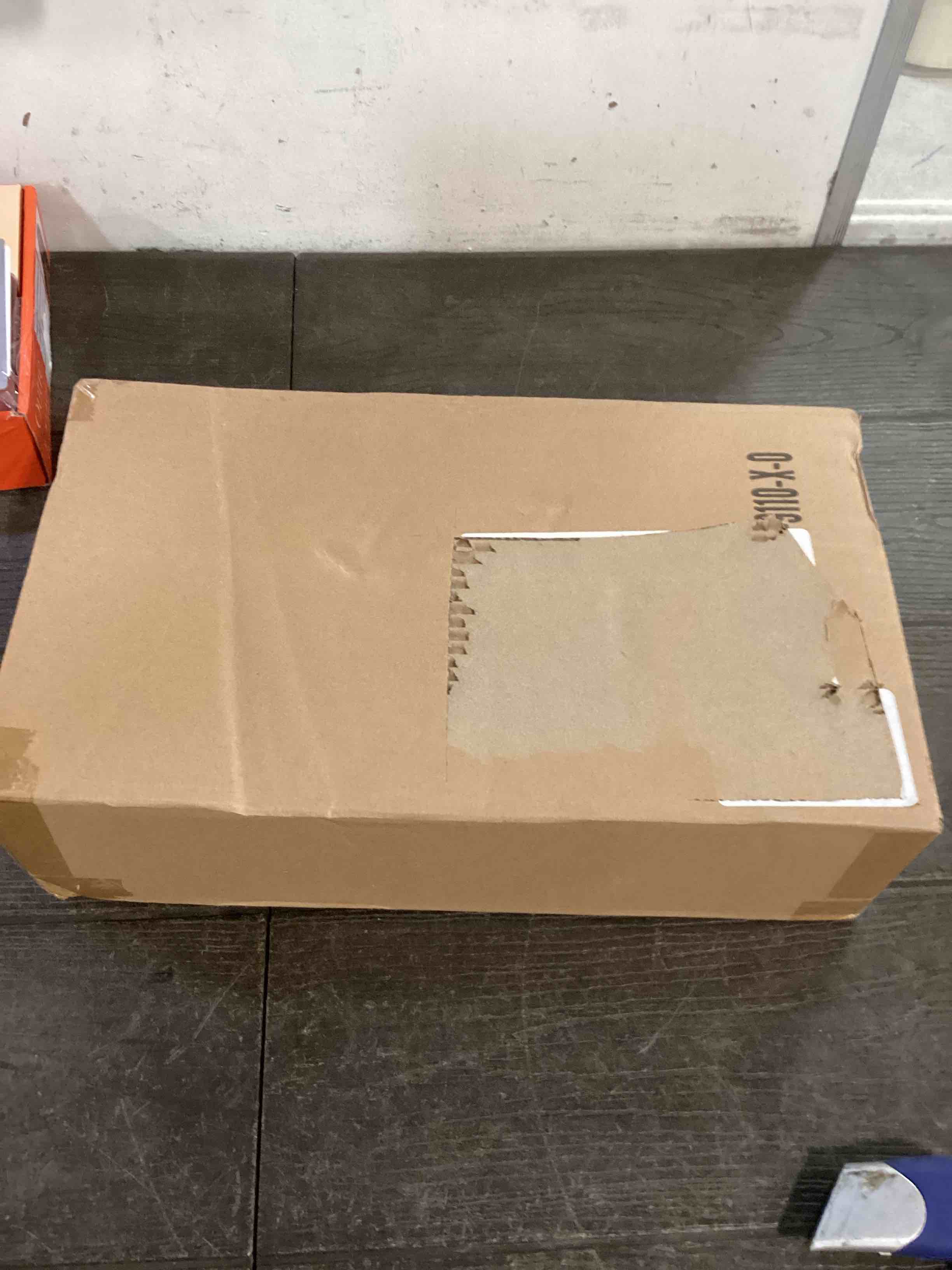 https://s3.amazonaws.com/lotting-images-prod/bidfta/BLU6815819_1721255607644.jpeg