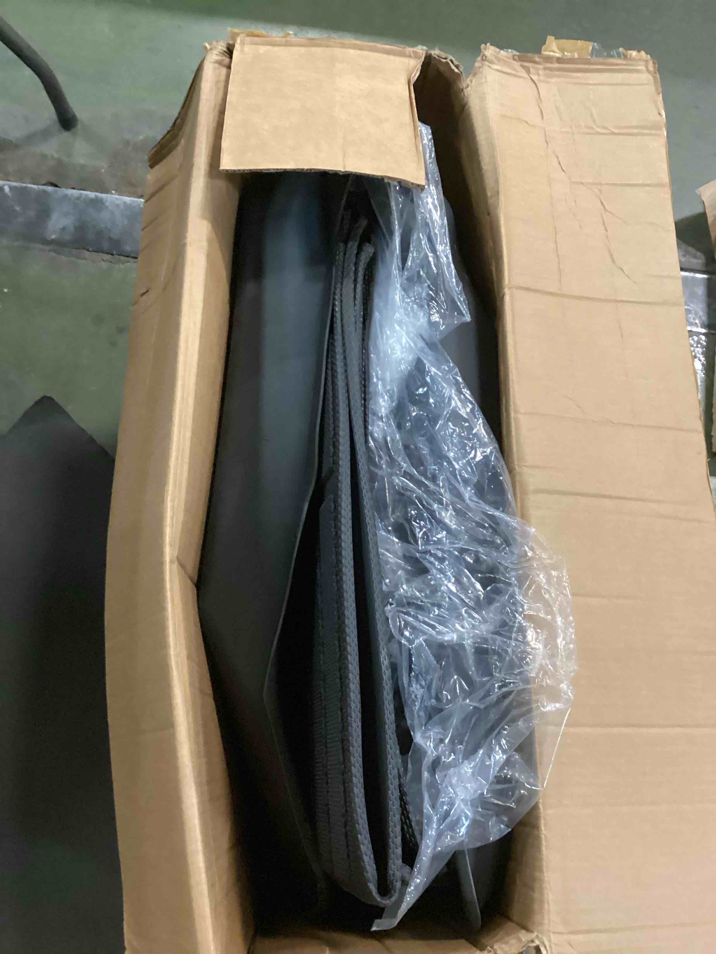 https://s3.amazonaws.com/lotting-images-prod/bidfta/BLU6815919_1721277645585.jpeg