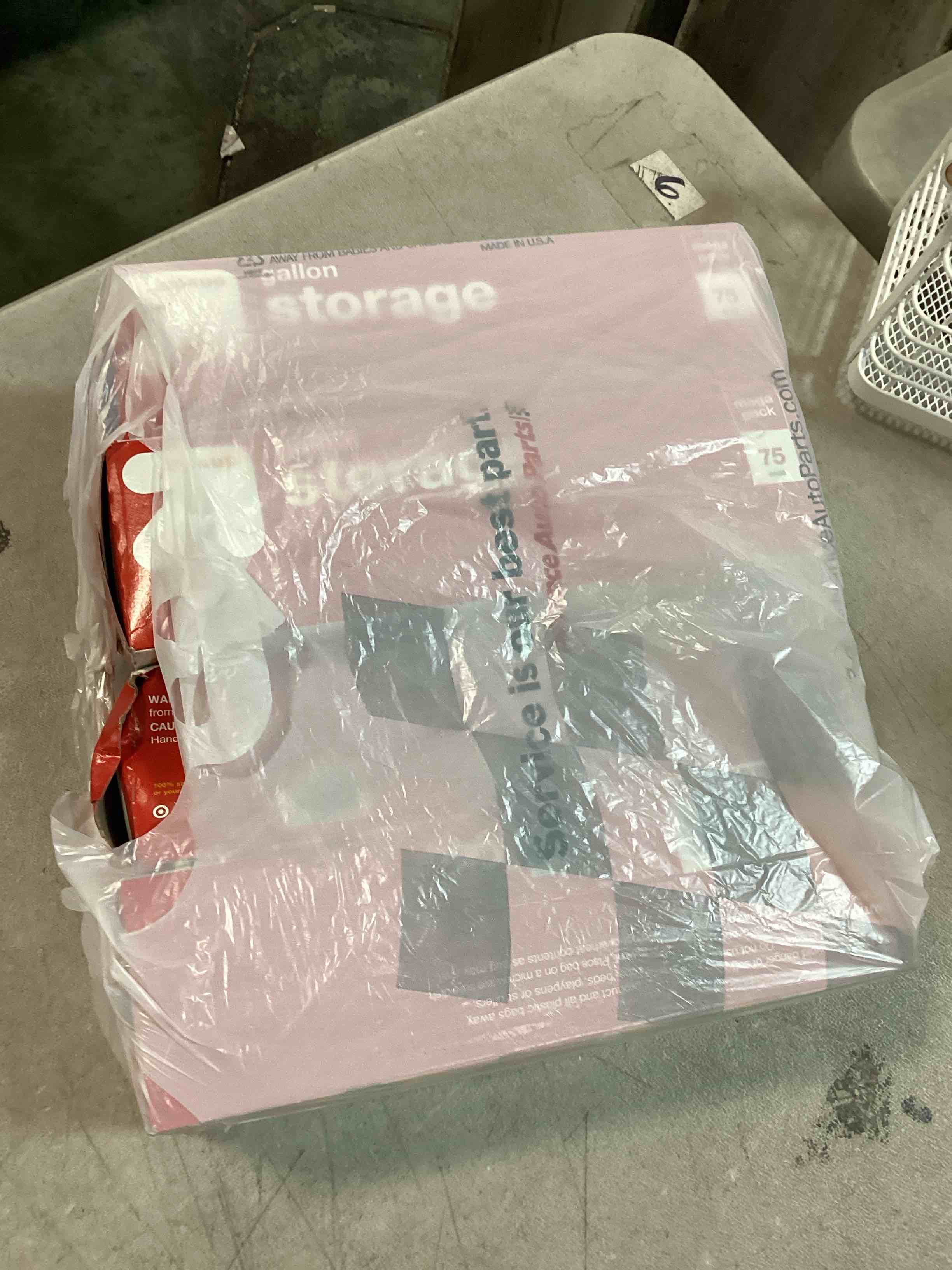 https://s3.amazonaws.com/lotting-images-prod/bidfta/BLU6815996_1721391967505.jpeg