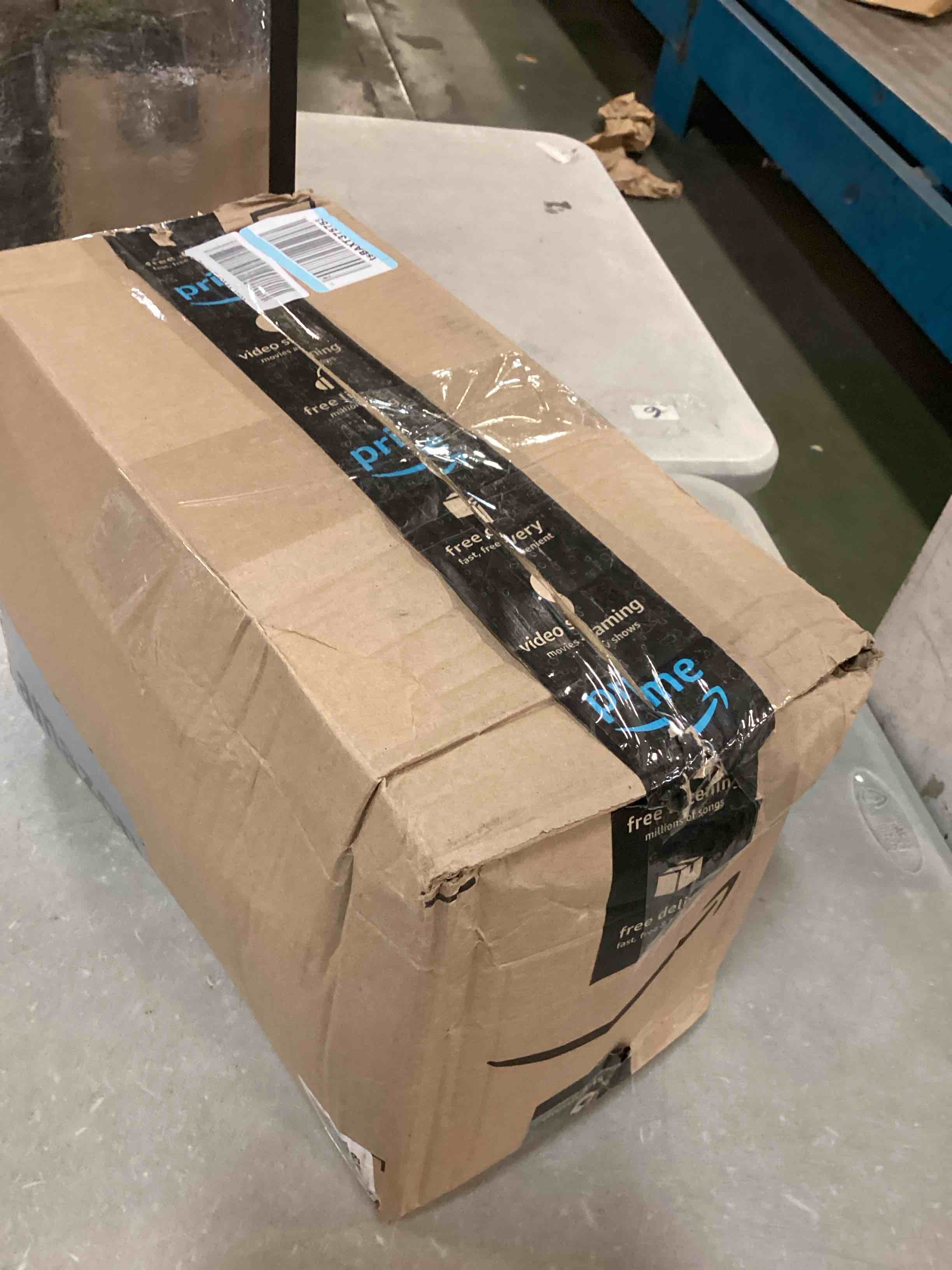 https://s3.amazonaws.com/lotting-images-prod/bidfta/BLU6816403_1721654317695.jpeg