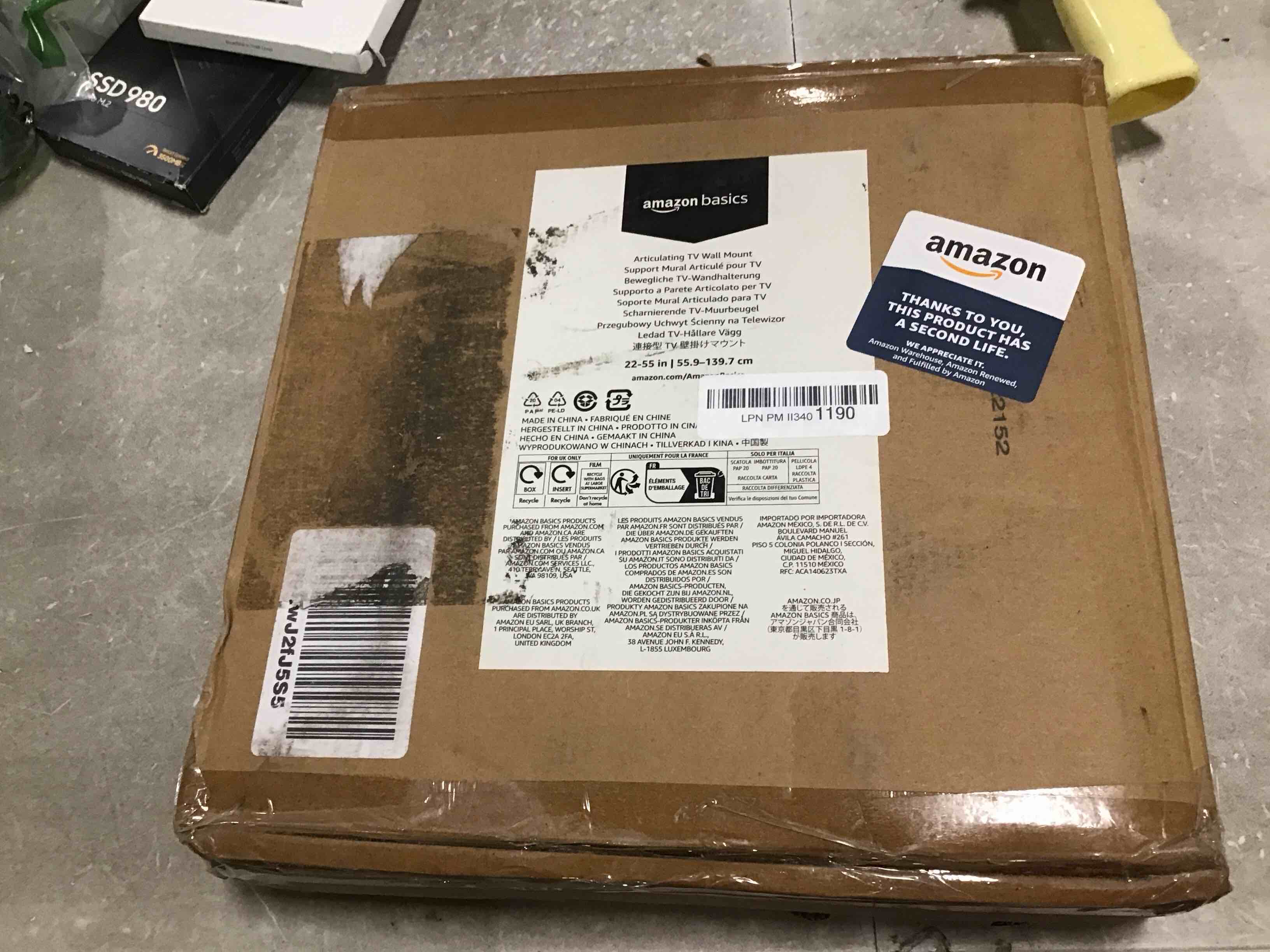 https://s3.amazonaws.com/lotting-images-prod/bidfta/BLU6816863_1720791480574.jpeg
