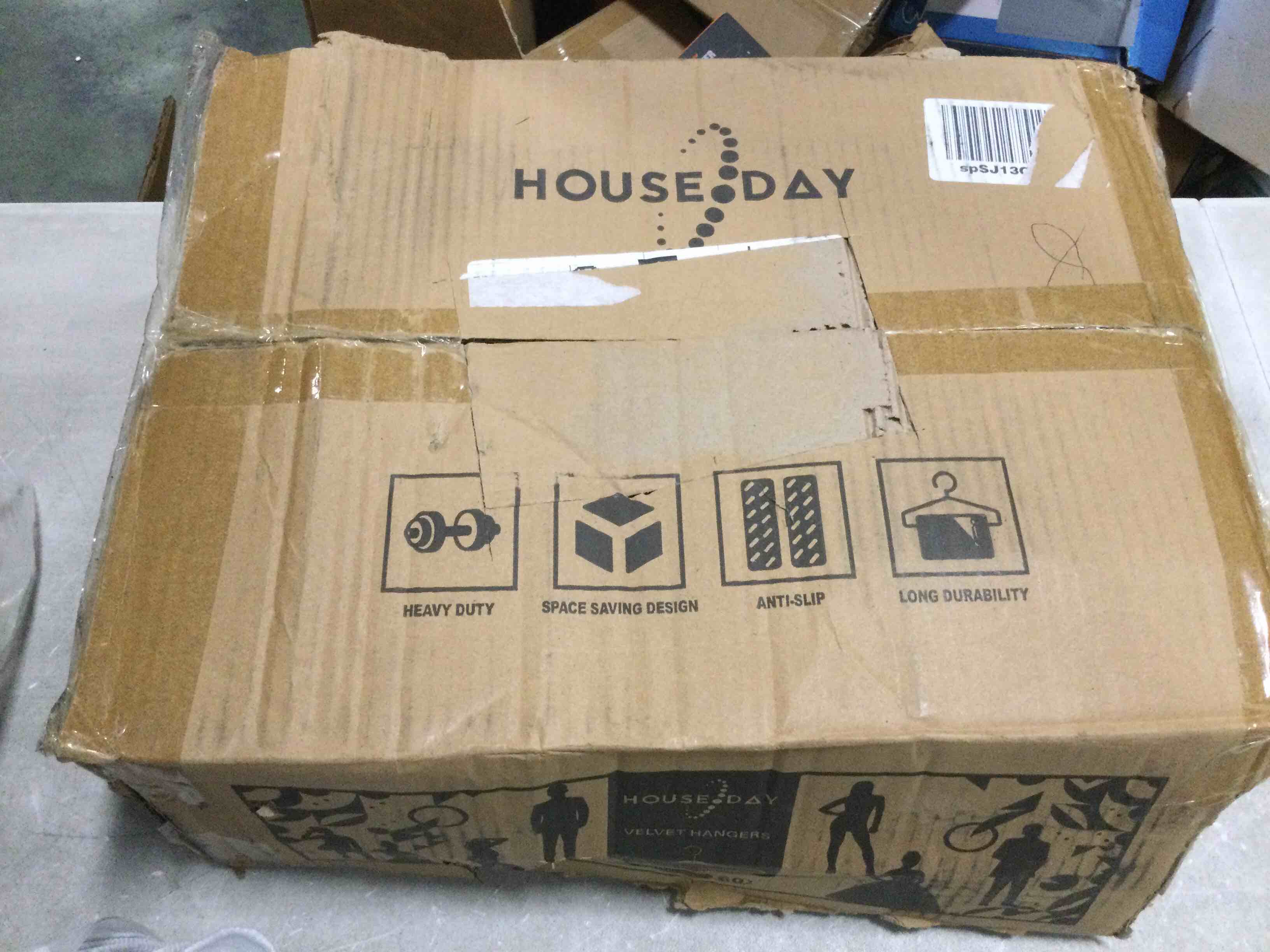 https://s3.amazonaws.com/lotting-images-prod/bidfta/BLU6817155_1721064465292.jpeg