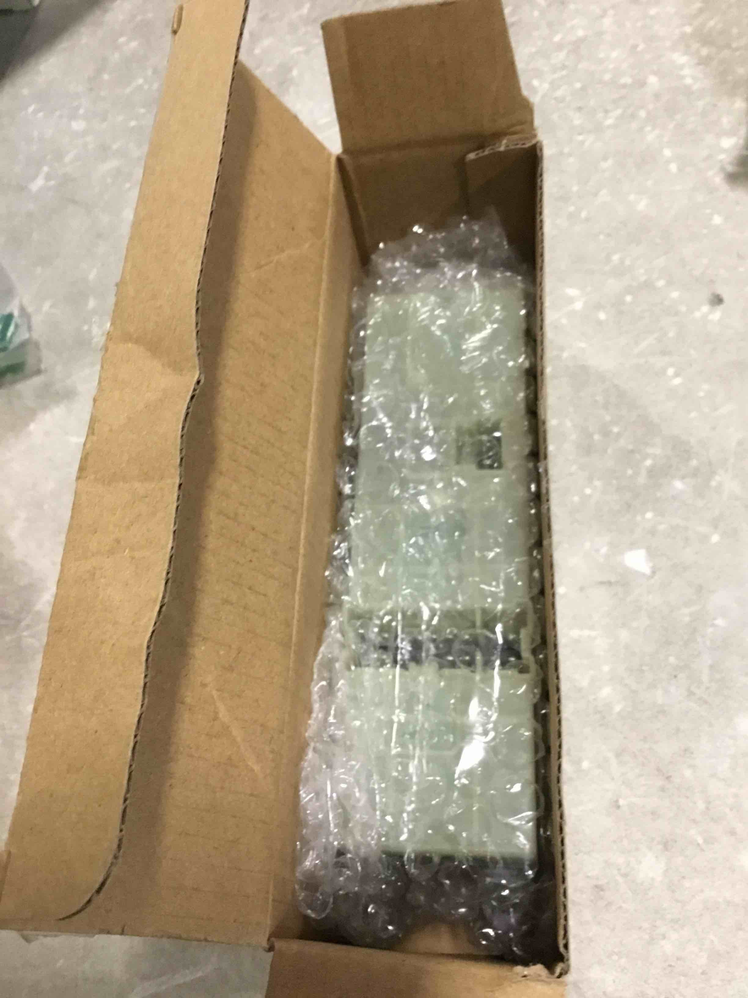 https://s3.amazonaws.com/lotting-images-prod/bidfta/BLU6817757_1721159768517.jpeg