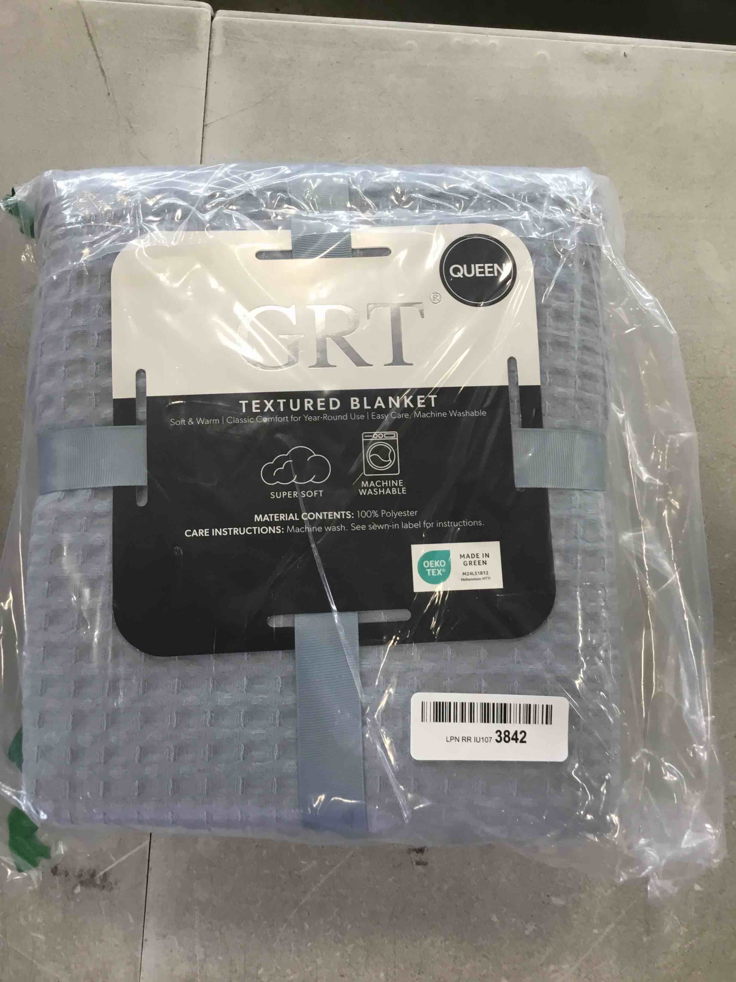 https://s3.amazonaws.com/lotting-images-prod/bidfta/BLU6818694_1721142579250.jpeg