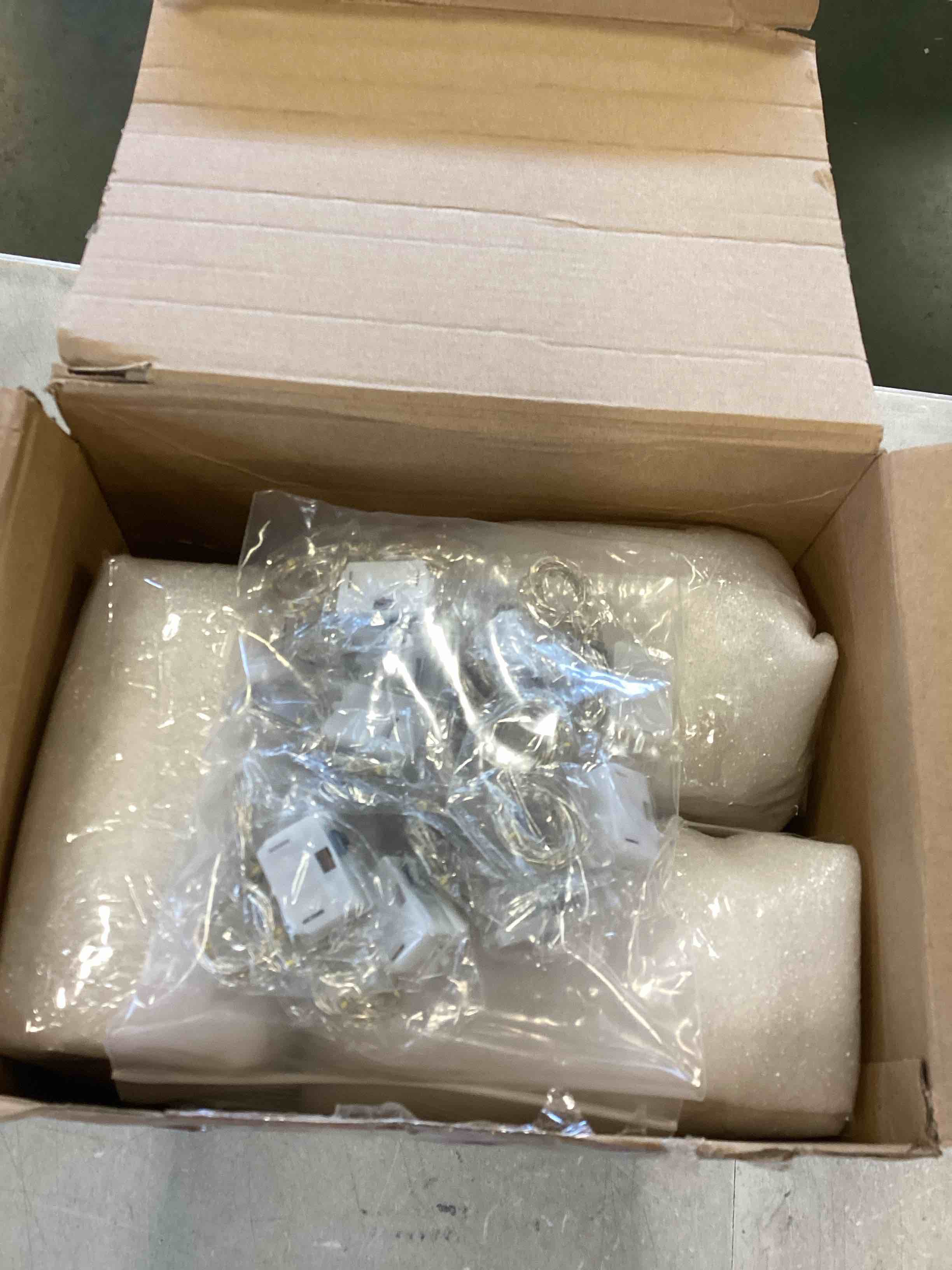 https://s3.amazonaws.com/lotting-images-prod/bidfta/BLU6818732_1721151232867.jpeg