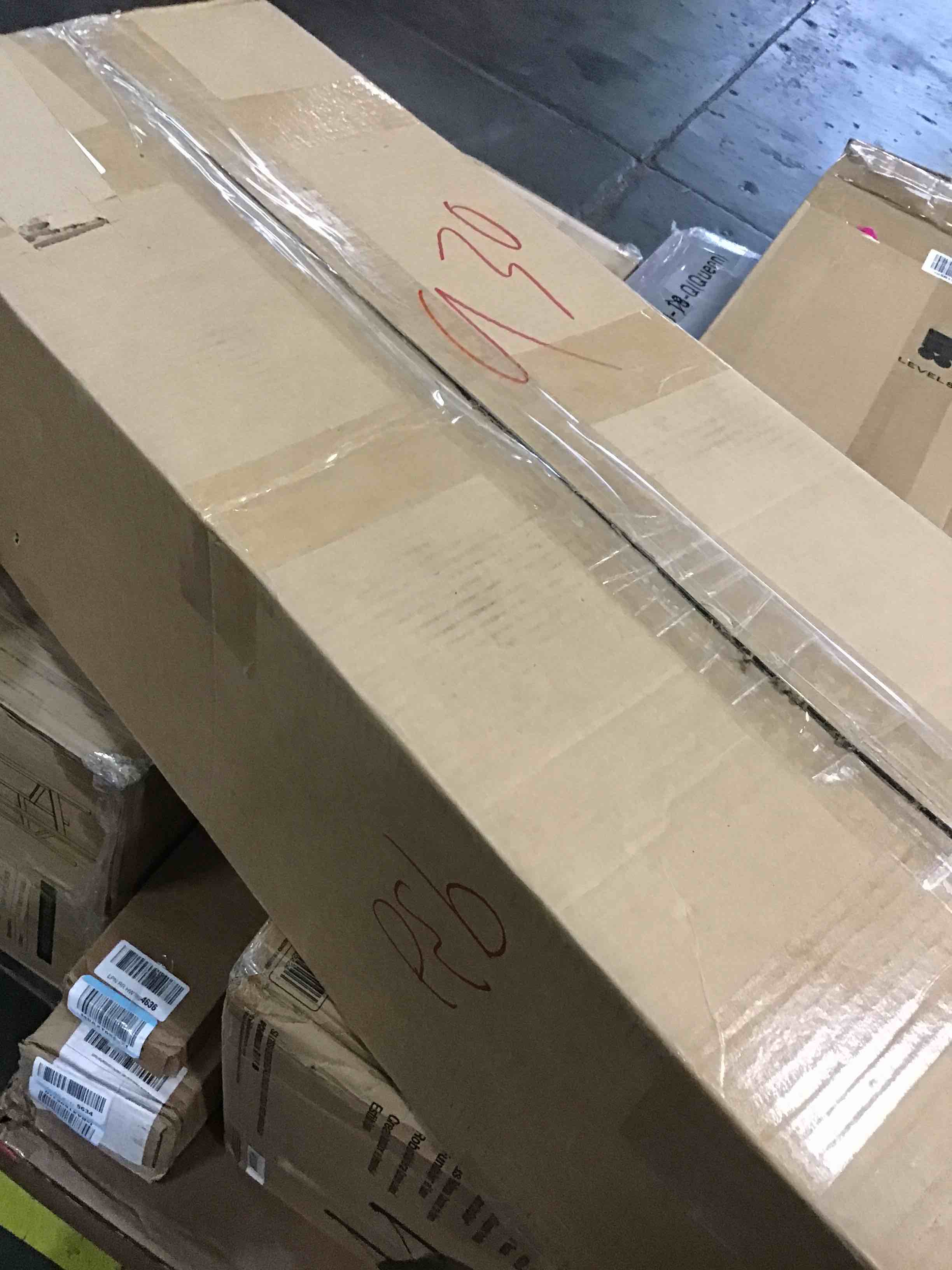 https://s3.amazonaws.com/lotting-images-prod/bidfta/BLU6820308_1720550397353.jpeg