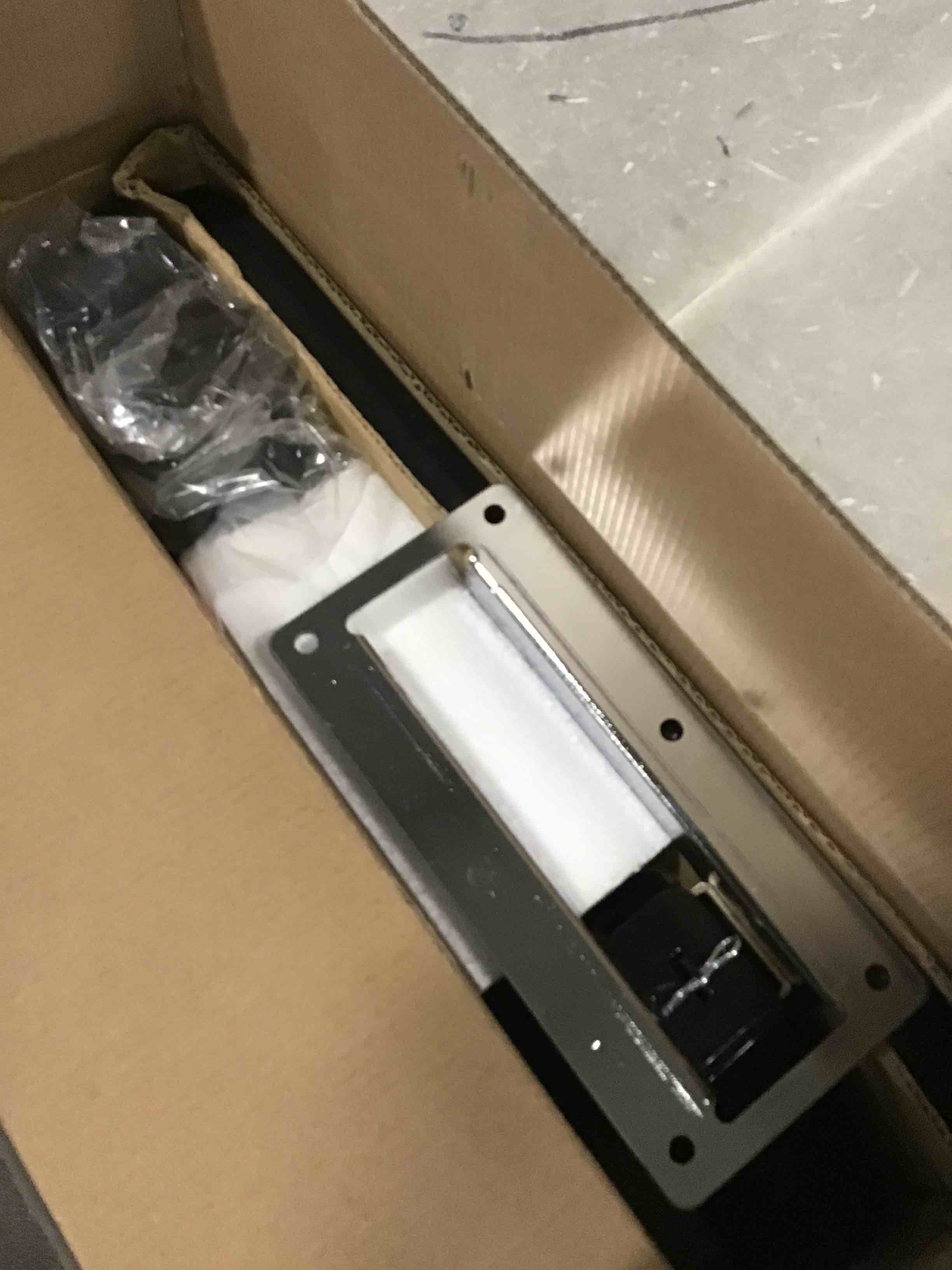 https://s3.amazonaws.com/lotting-images-prod/bidfta/BLU6820796_1720703305881.jpeg