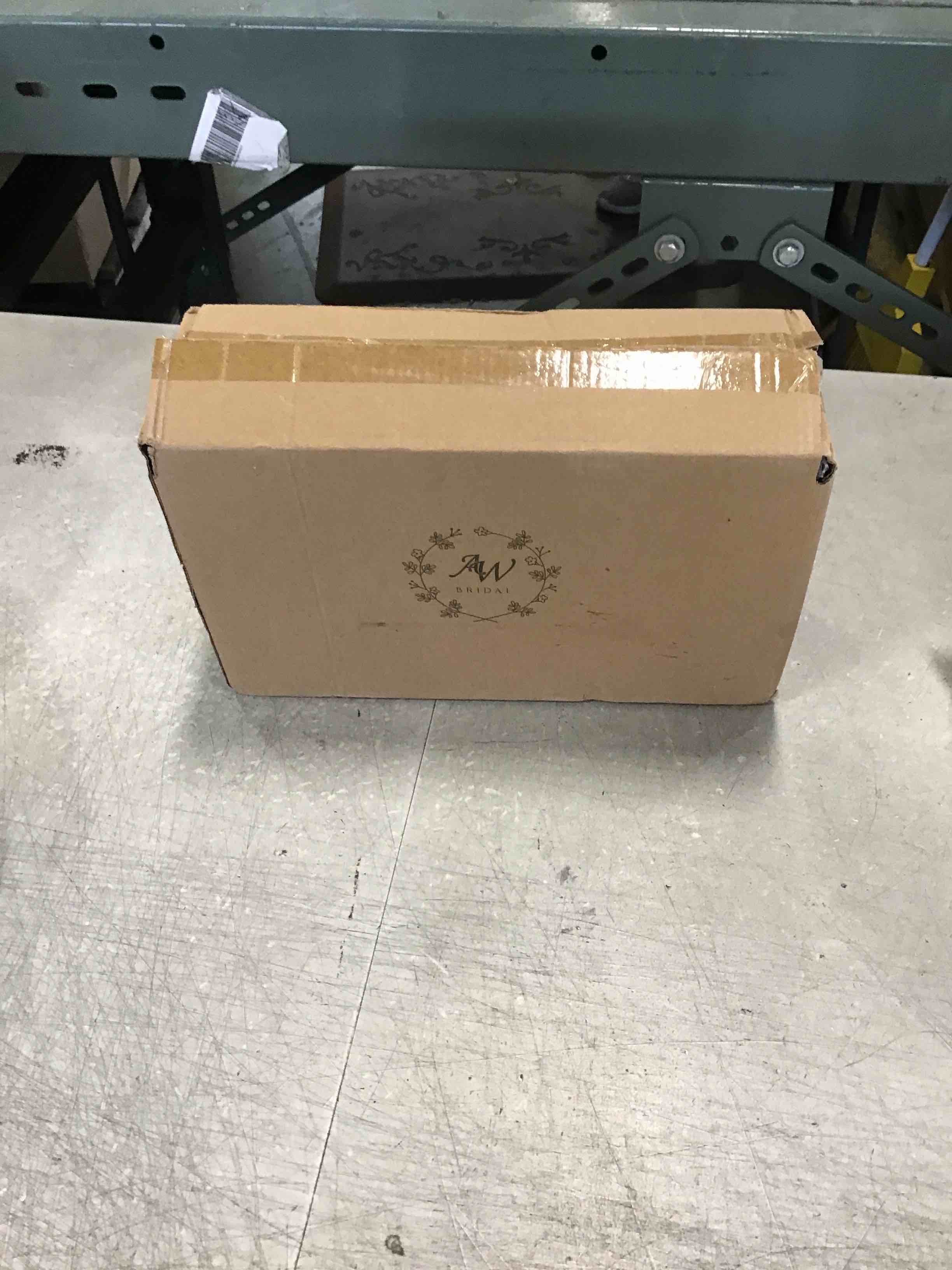 https://s3.amazonaws.com/lotting-images-prod/bidfta/BLU6820948_1720035256400.jpeg