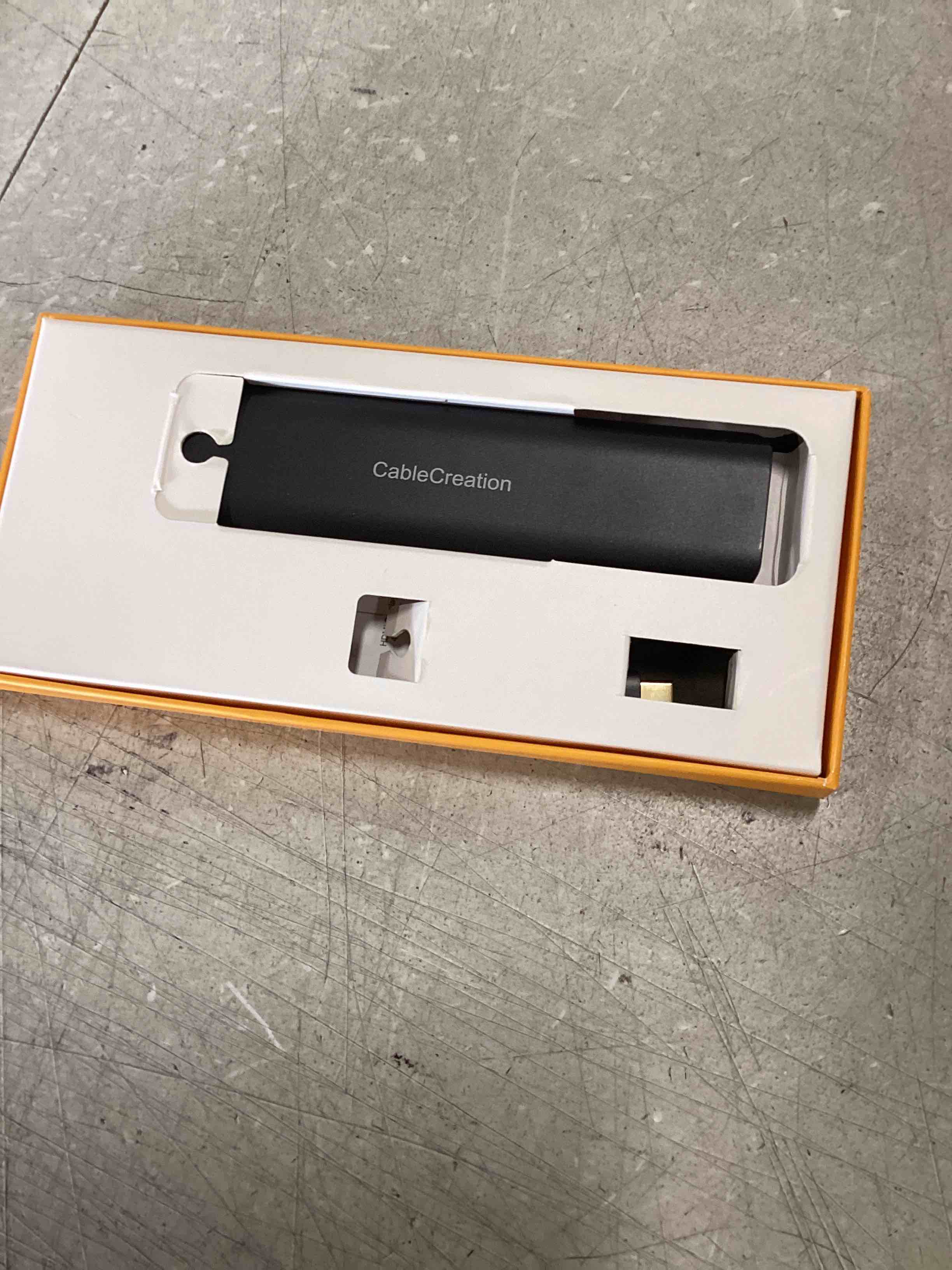 https://s3.amazonaws.com/lotting-images-prod/bidfta/BLU6821029_1720183568240.jpeg