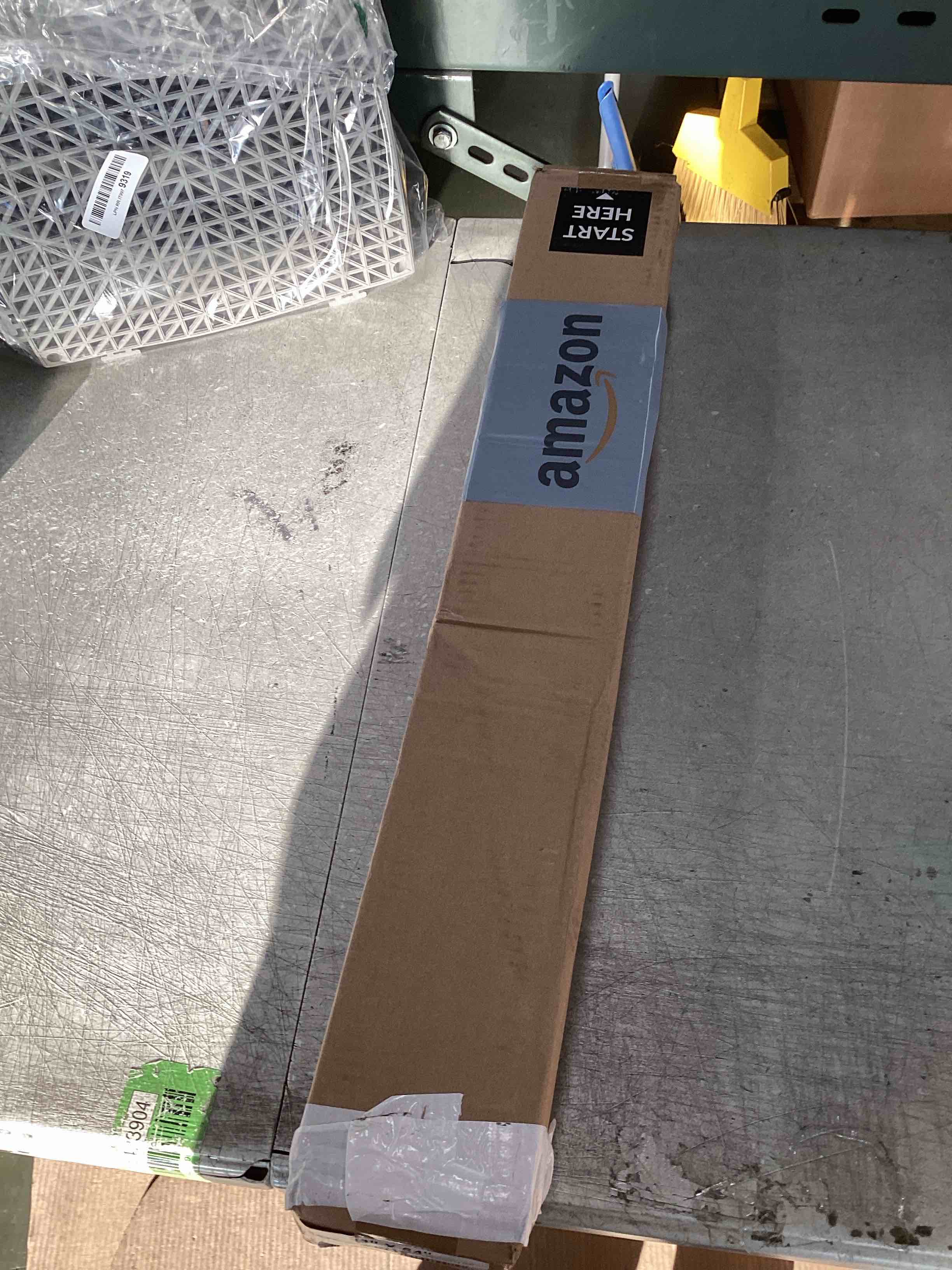 https://s3.amazonaws.com/lotting-images-prod/bidfta/BLU6821351_1720438373170.jpeg