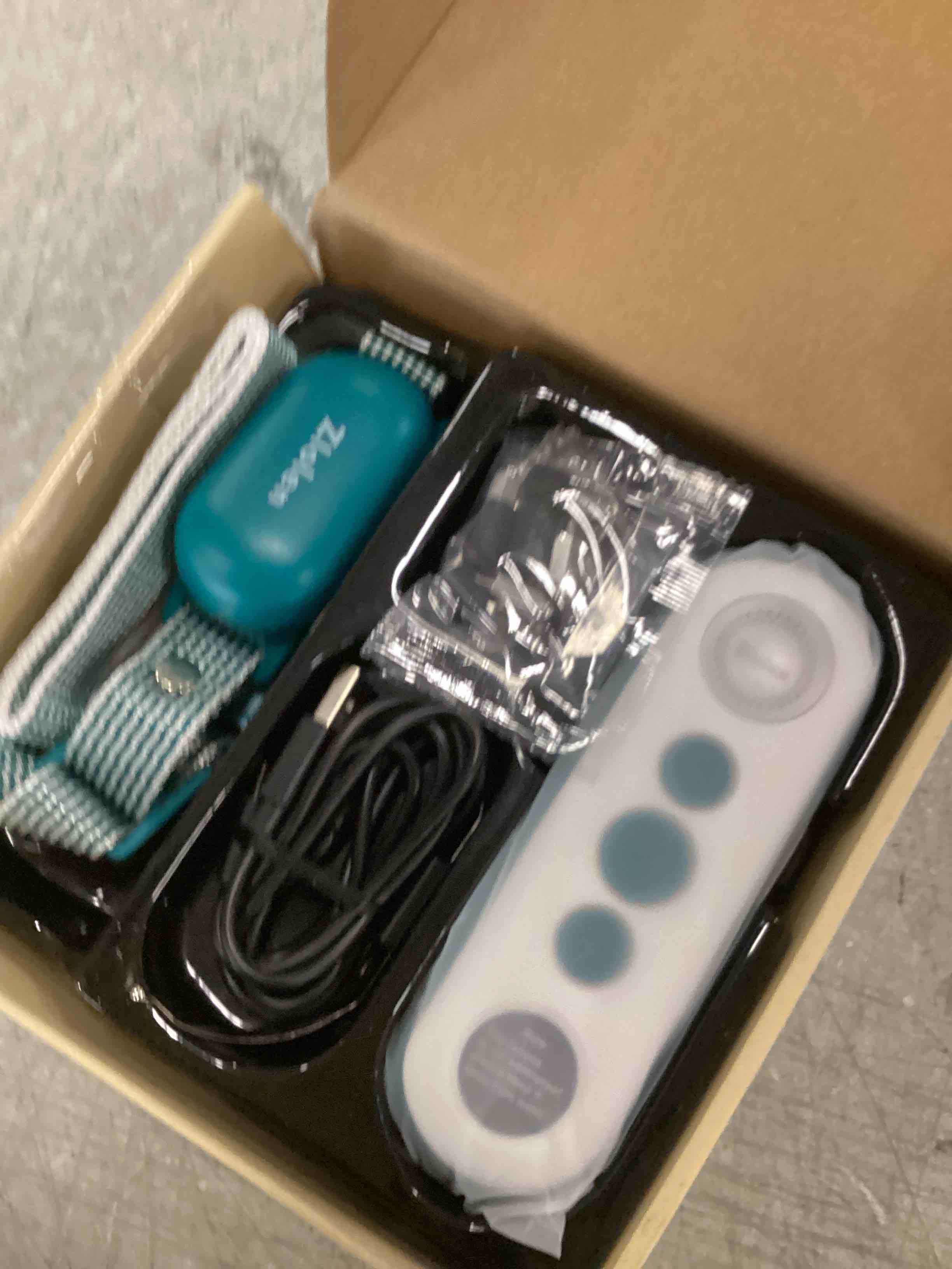 https://s3.amazonaws.com/lotting-images-prod/bidfta/BLU6821361_1720439182337.jpeg