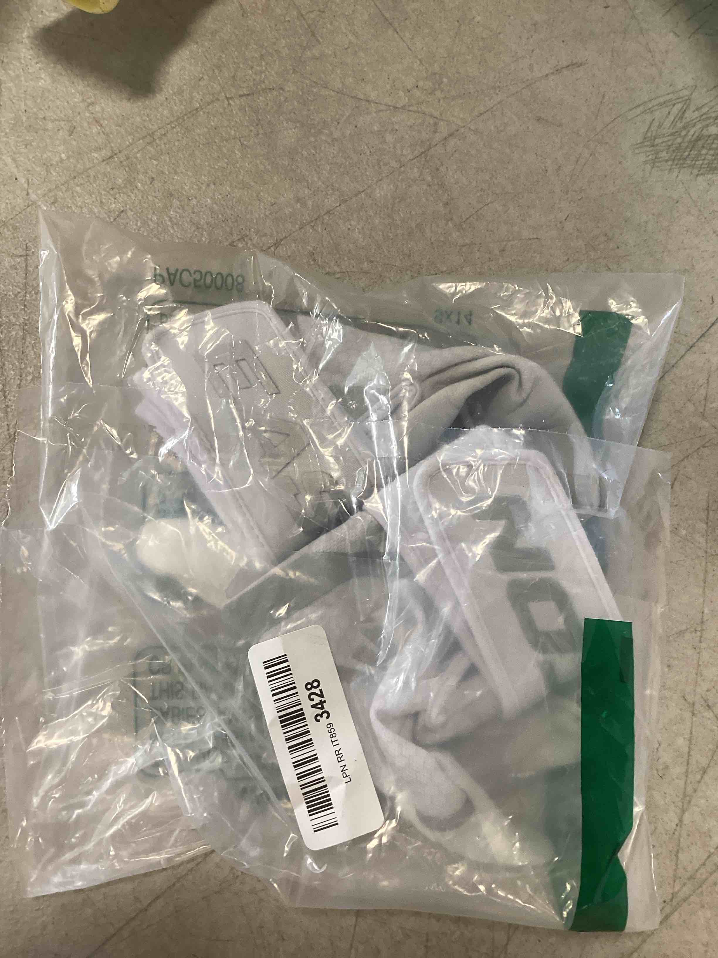 https://s3.amazonaws.com/lotting-images-prod/bidfta/BLU6821491_1720479039930.jpeg