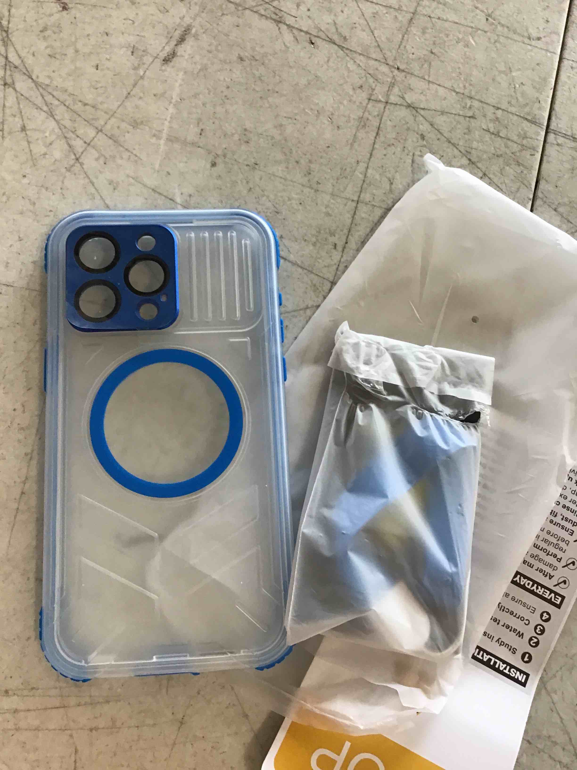 https://s3.amazonaws.com/lotting-images-prod/bidfta/BLU6821857_1720702845906.jpeg