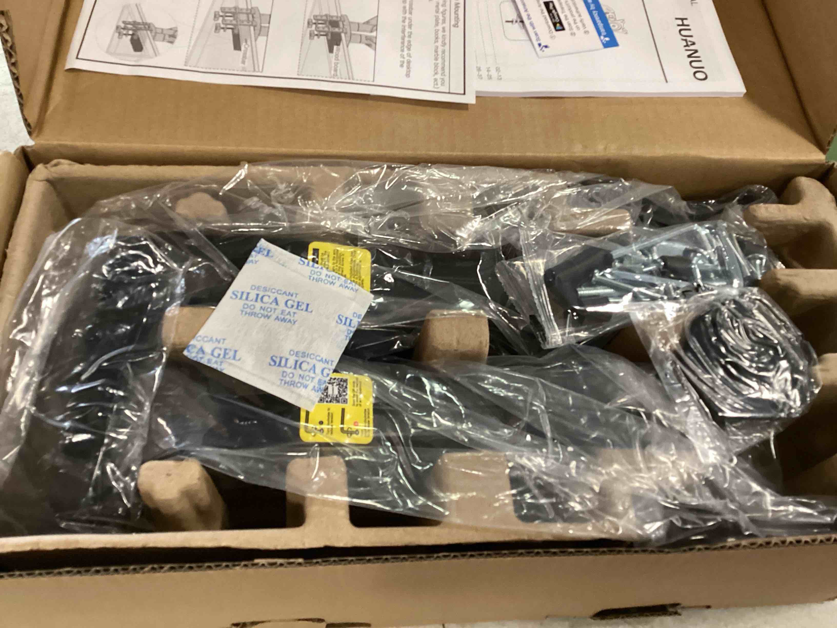https://s3.amazonaws.com/lotting-images-prod/bidfta/BLU6822331_1721304738883.jpeg