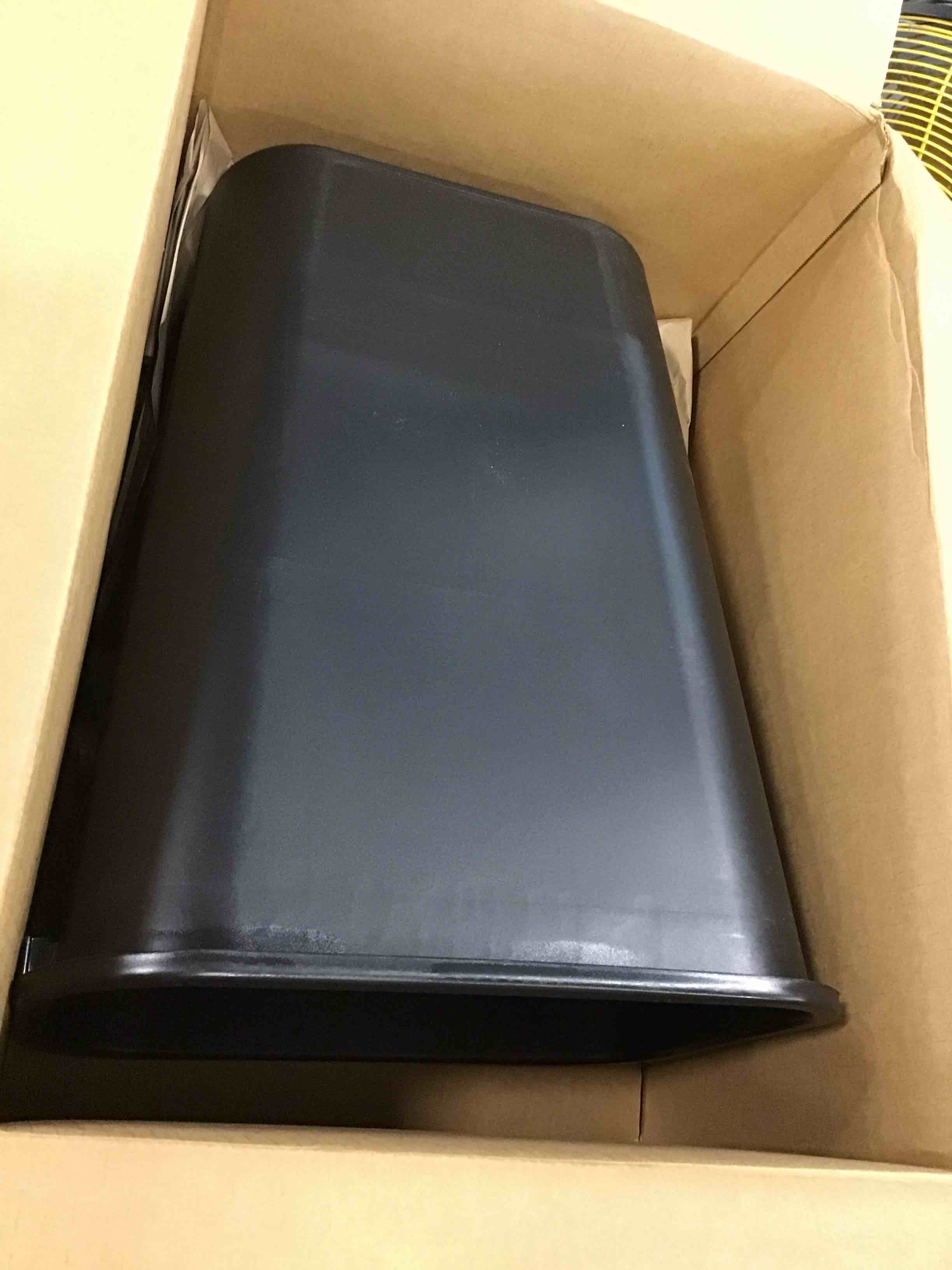 https://s3.amazonaws.com/lotting-images-prod/bidfta/BLU6822494_1720185201576.jpeg
