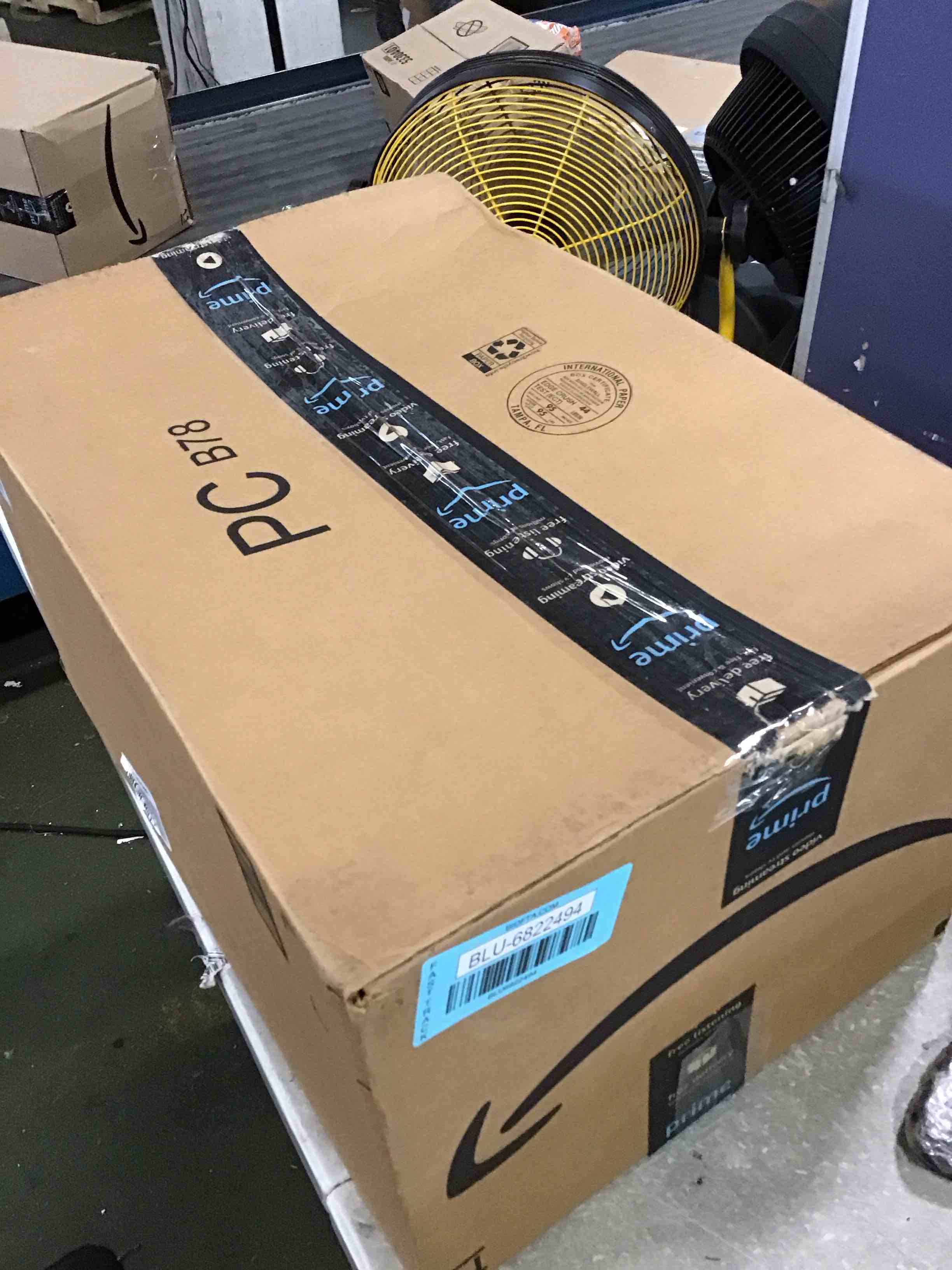 https://s3.amazonaws.com/lotting-images-prod/bidfta/BLU6822494_1720185216616.jpeg