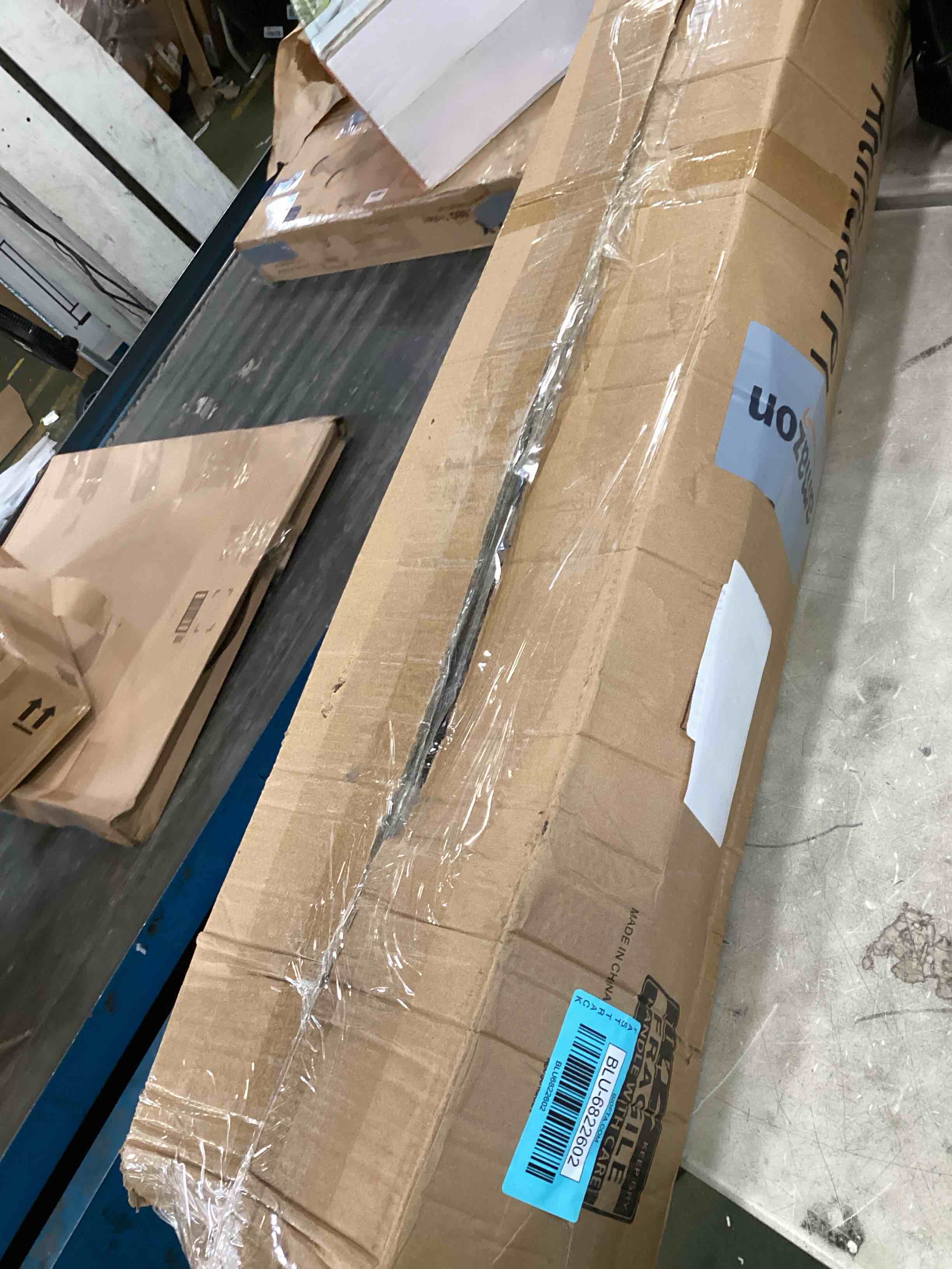https://s3.amazonaws.com/lotting-images-prod/bidfta/BLU6822602_1720204876392.jpeg