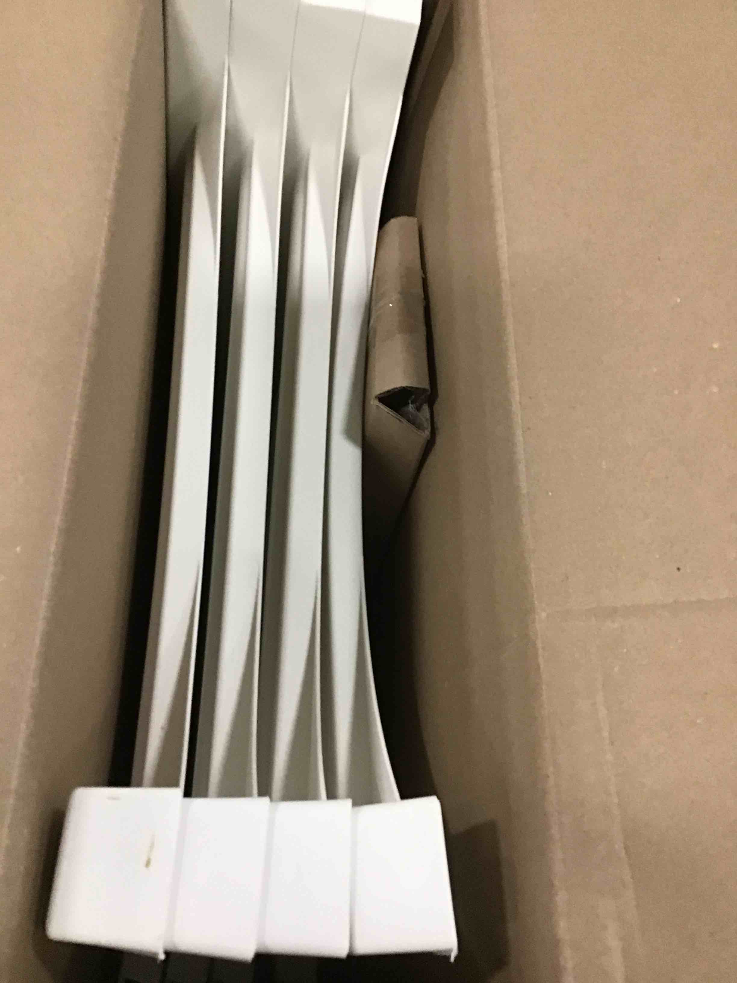 https://s3.amazonaws.com/lotting-images-prod/bidfta/BLU6822778_1720242349351.jpeg