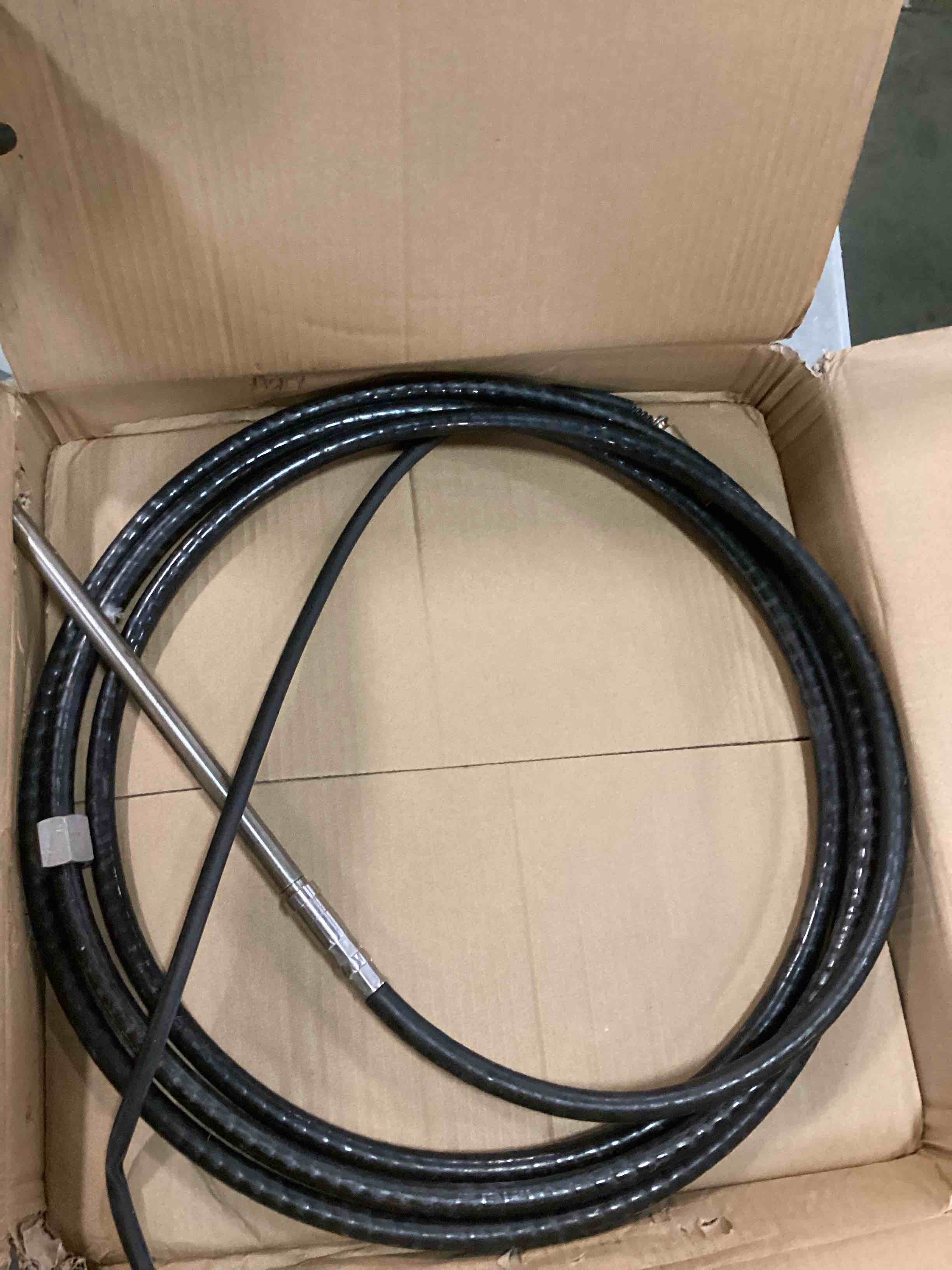 https://s3.amazonaws.com/lotting-images-prod/bidfta/BLU6823719_1720626175888.jpeg