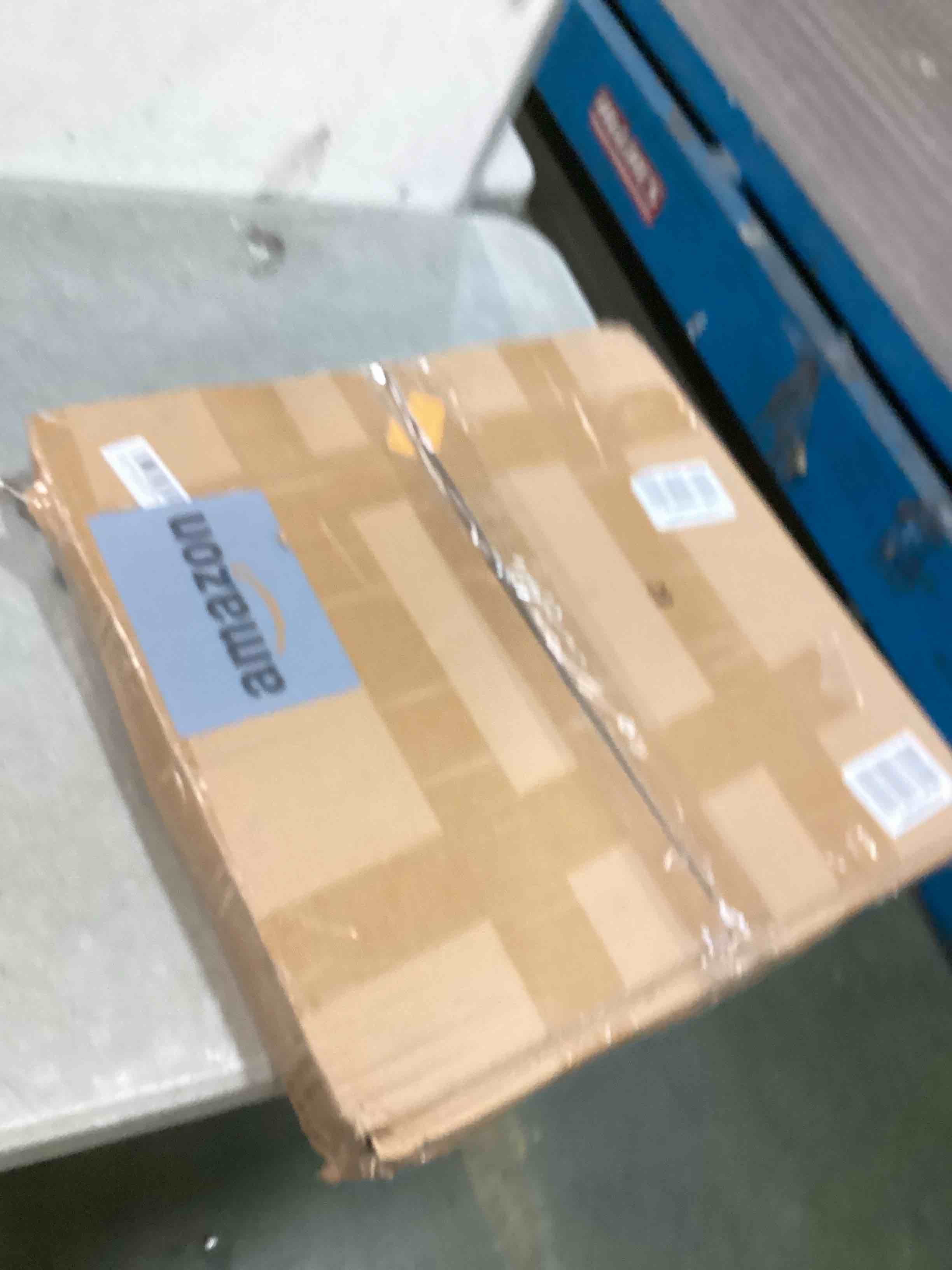 https://s3.amazonaws.com/lotting-images-prod/bidfta/BLU6823719_1720626186351.jpeg