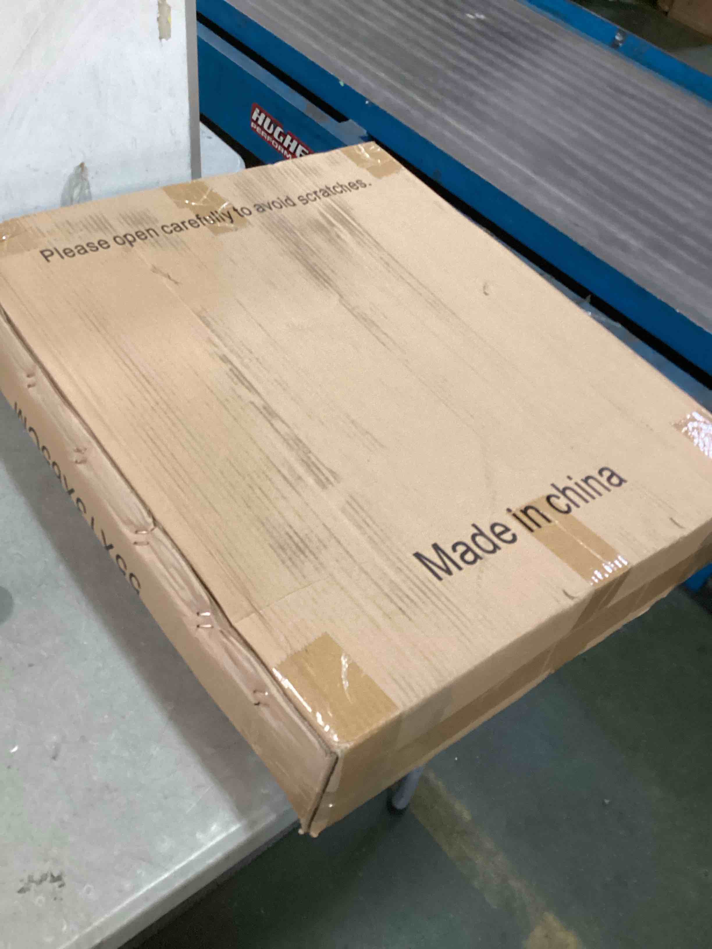 https://s3.amazonaws.com/lotting-images-prod/bidfta/BLU6823816_1720640060809.jpeg
