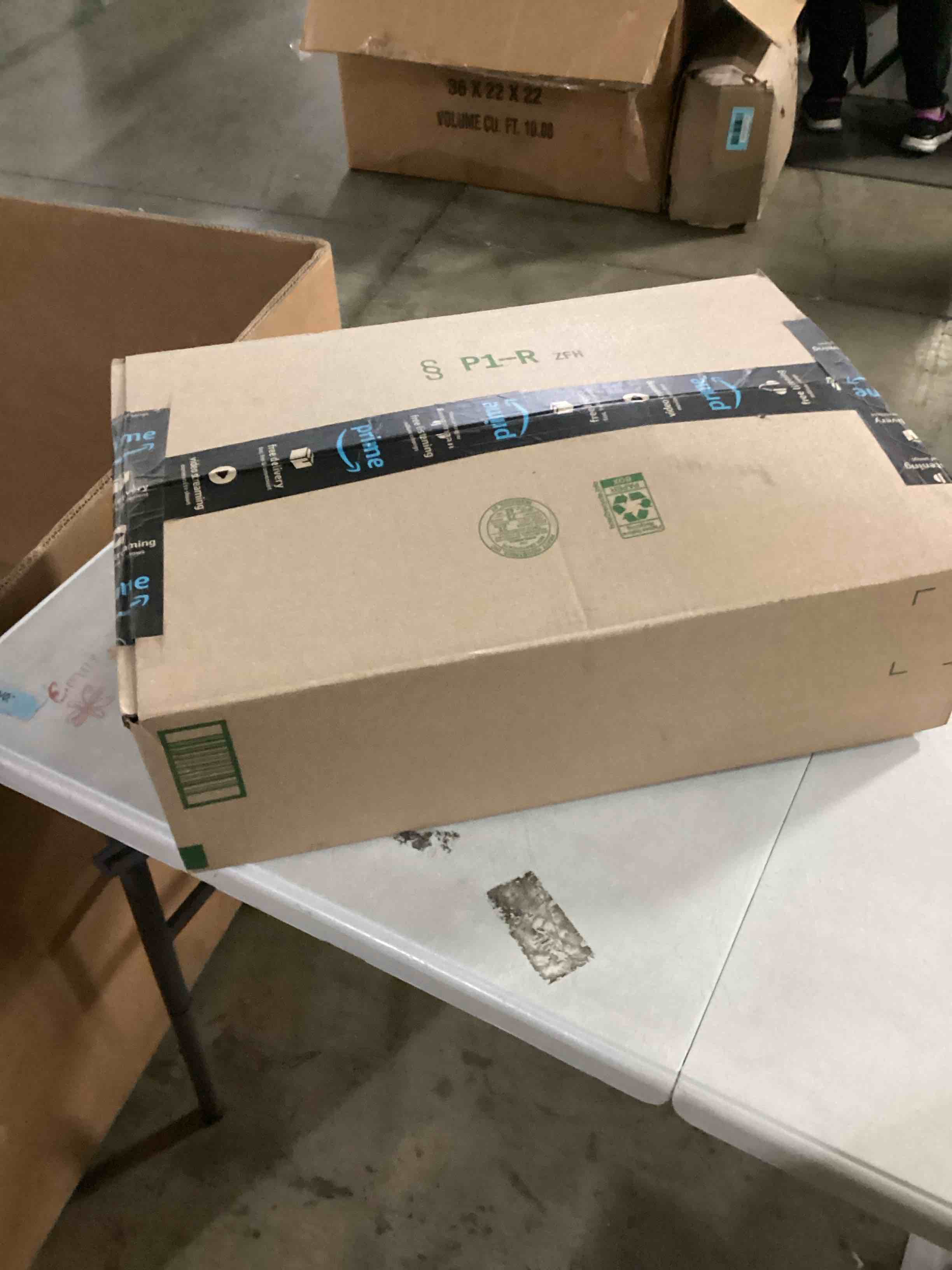 https://s3.amazonaws.com/lotting-images-prod/bidfta/BLU6824433_1726499759407.jpeg