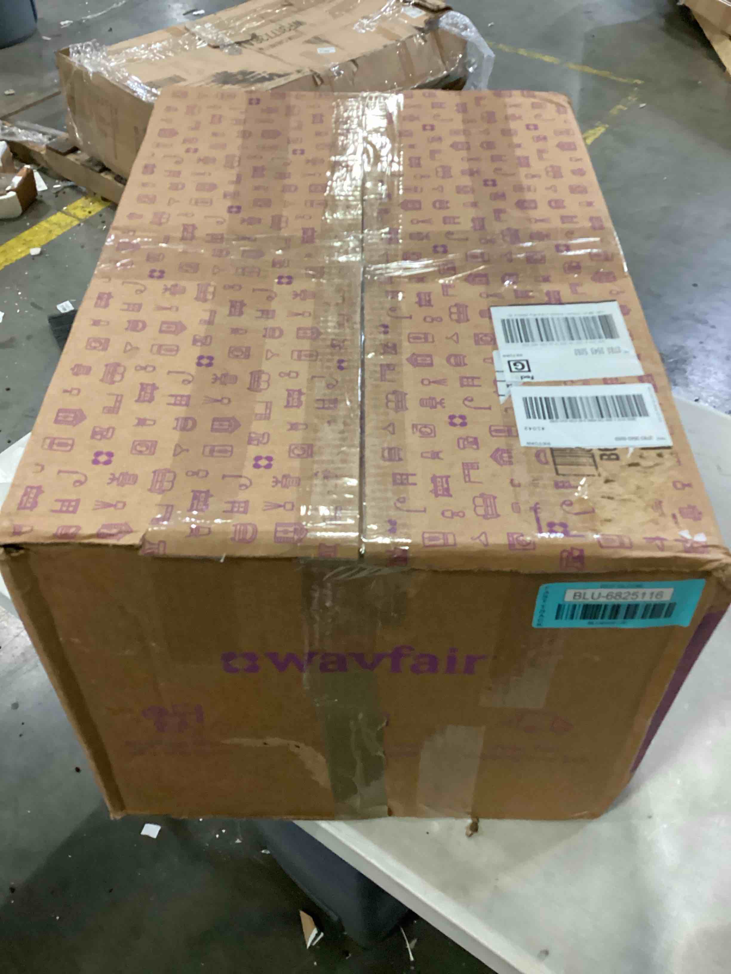 https://s3.amazonaws.com/lotting-images-prod/bidfta/BLU6825116_1727265692976.jpeg