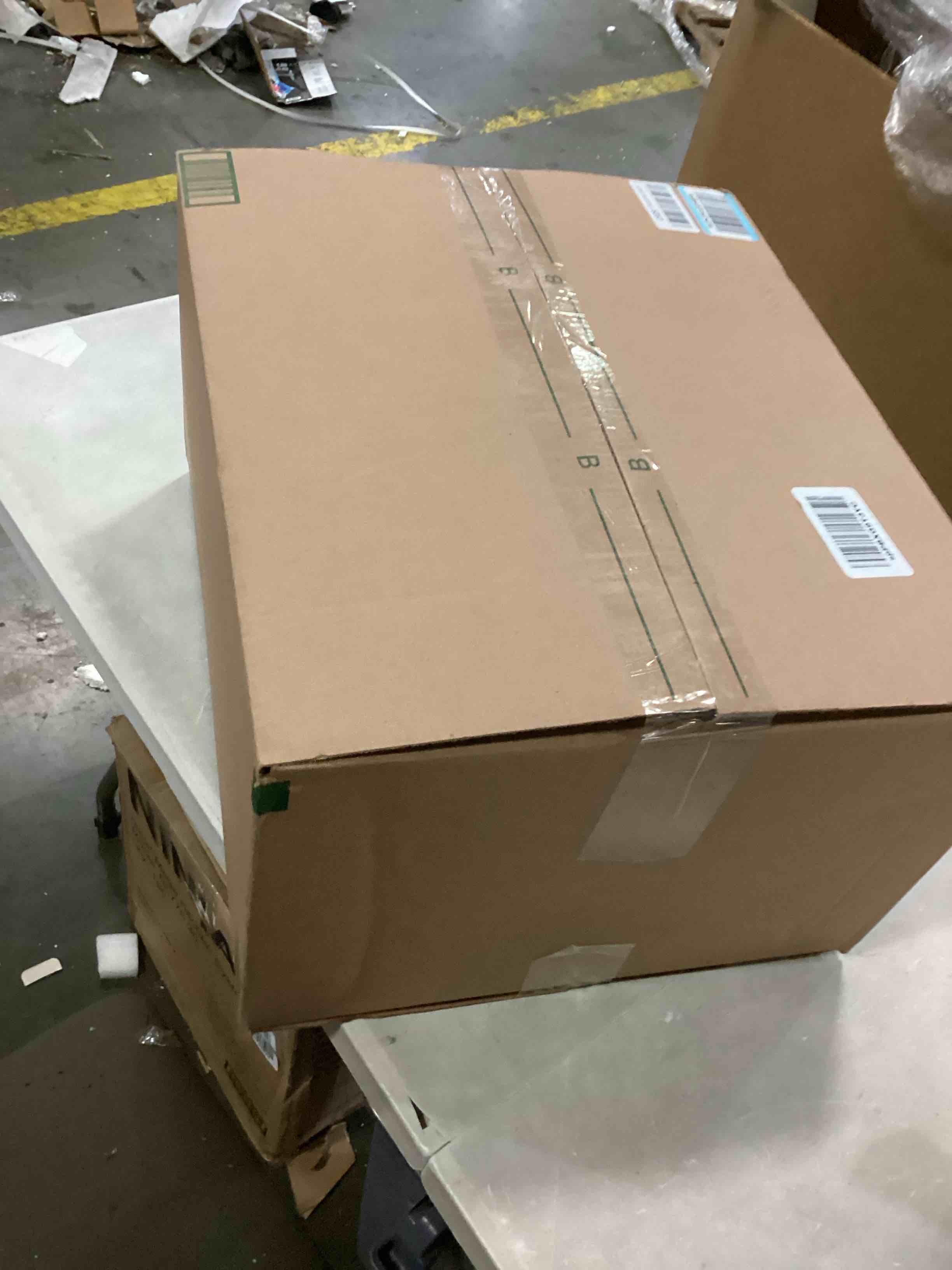 https://s3.amazonaws.com/lotting-images-prod/bidfta/BLU6825352_1727457799979.jpeg