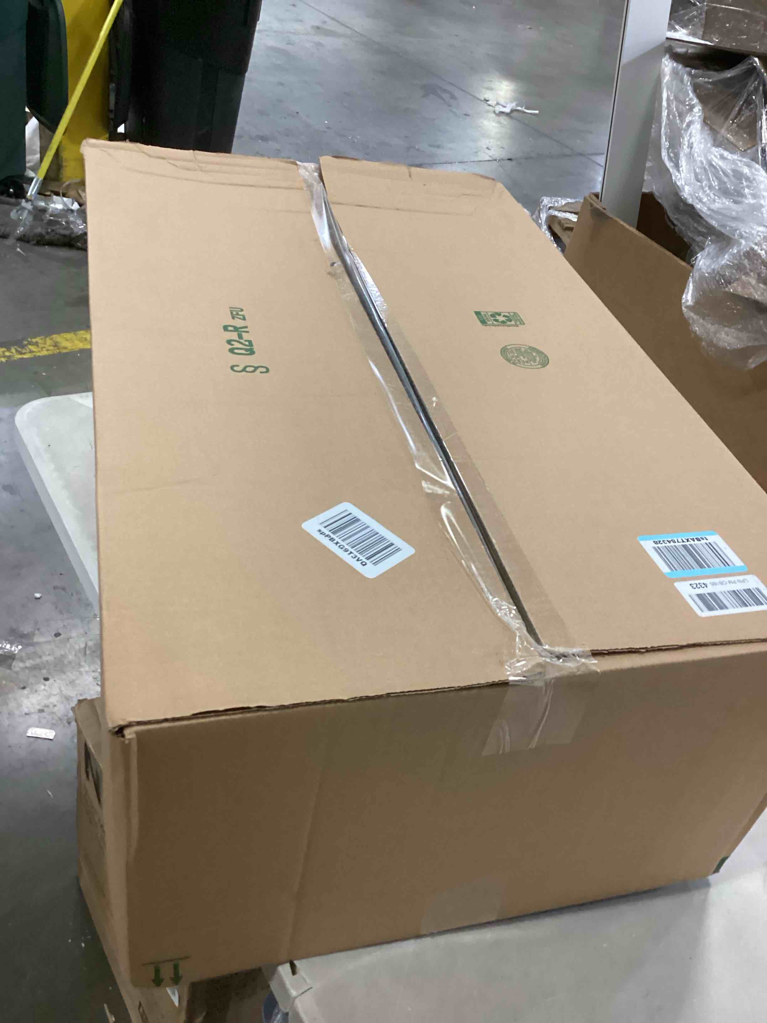 https://s3.amazonaws.com/lotting-images-prod/bidfta/BLU6825368_1727461580924.jpeg