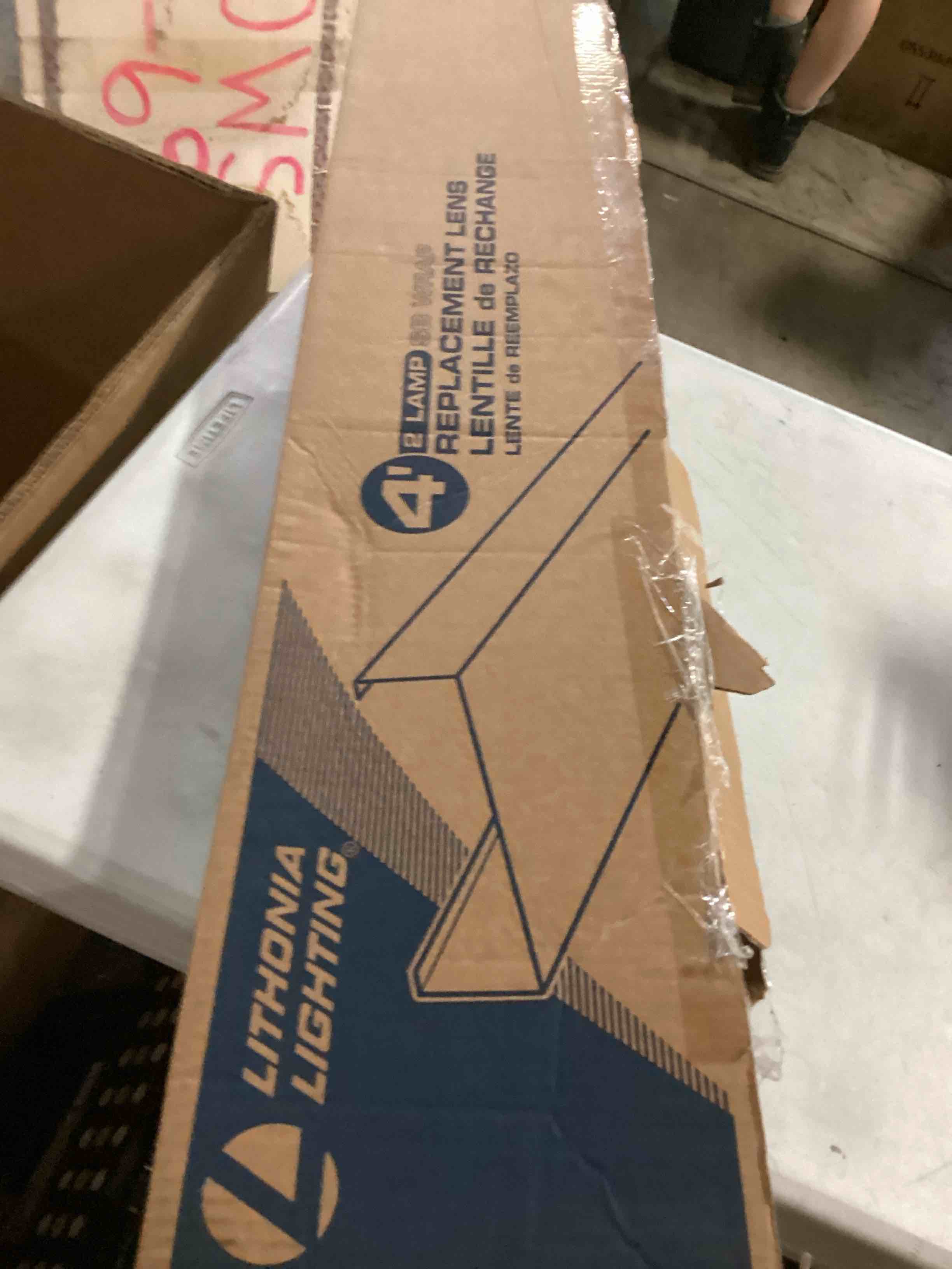https://s3.amazonaws.com/lotting-images-prod/bidfta/BLU6825657_1726839754666.jpeg