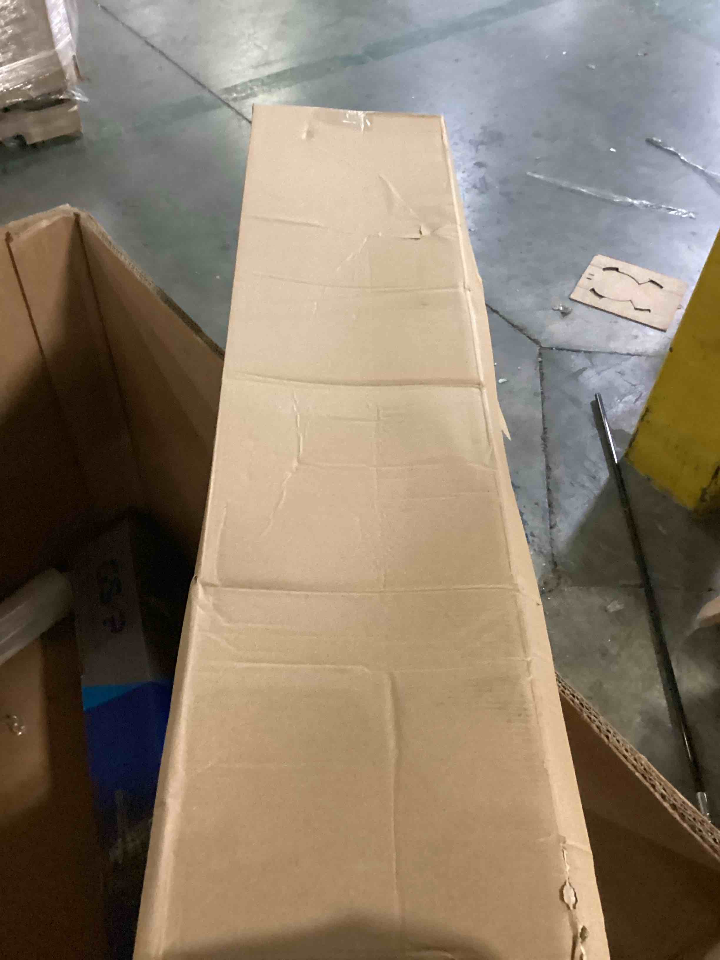 https://s3.amazonaws.com/lotting-images-prod/bidfta/BLU6826270_1727204761676.jpeg