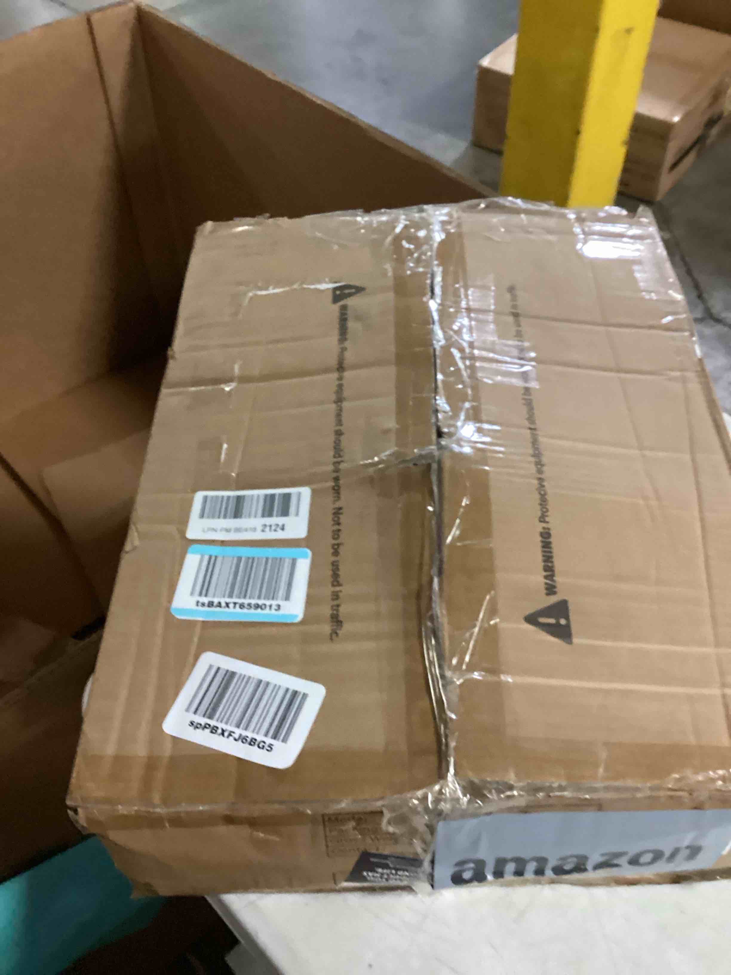 https://s3.amazonaws.com/lotting-images-prod/bidfta/BLU6826796_1727452381380.jpeg
