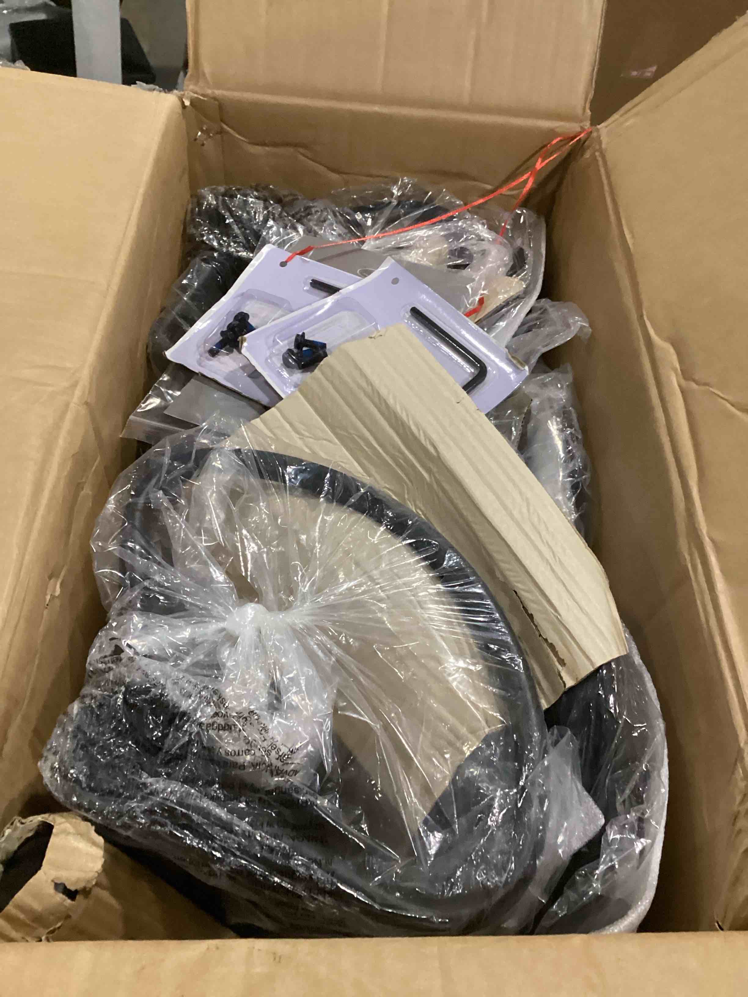 https://s3.amazonaws.com/lotting-images-prod/bidfta/BLU6828756_1724424993170.jpeg