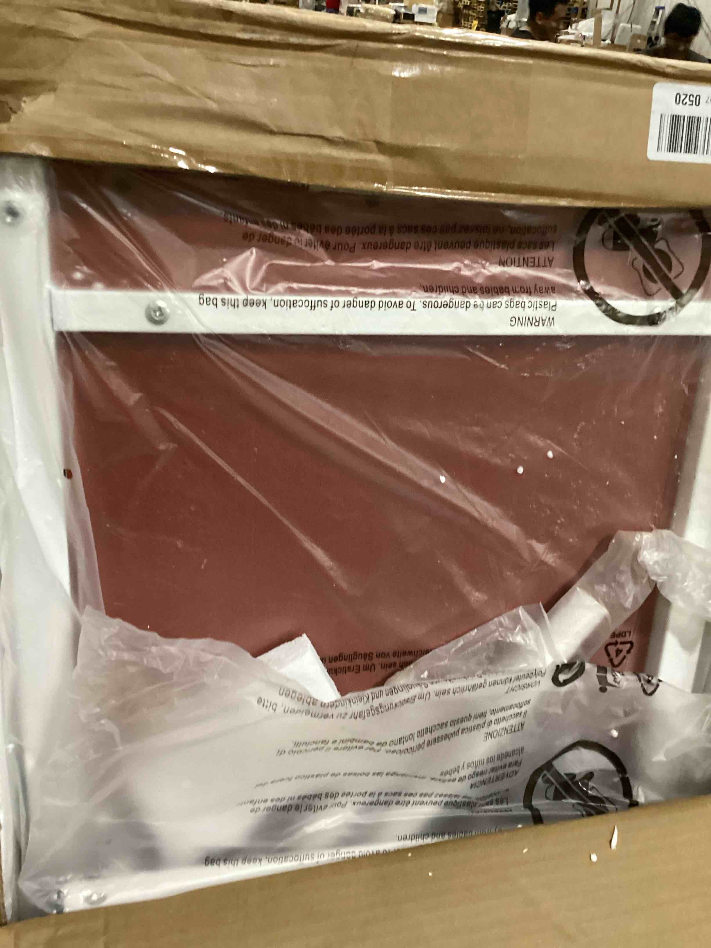https://s3.amazonaws.com/lotting-images-prod/bidfta/BLU6829364_1724931488600.jpeg