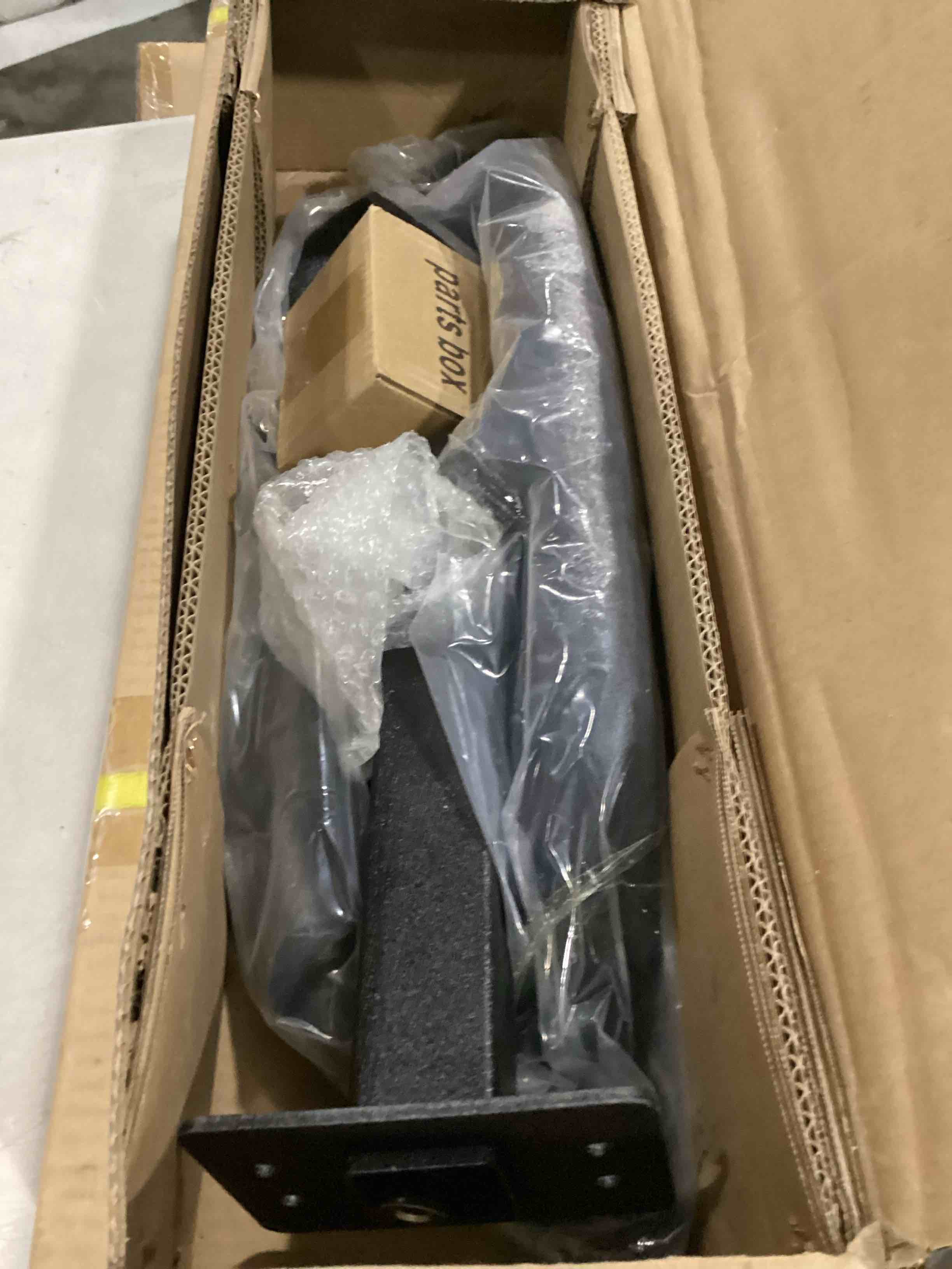 https://s3.amazonaws.com/lotting-images-prod/bidfta/BLU6829403_1724936955101.jpeg