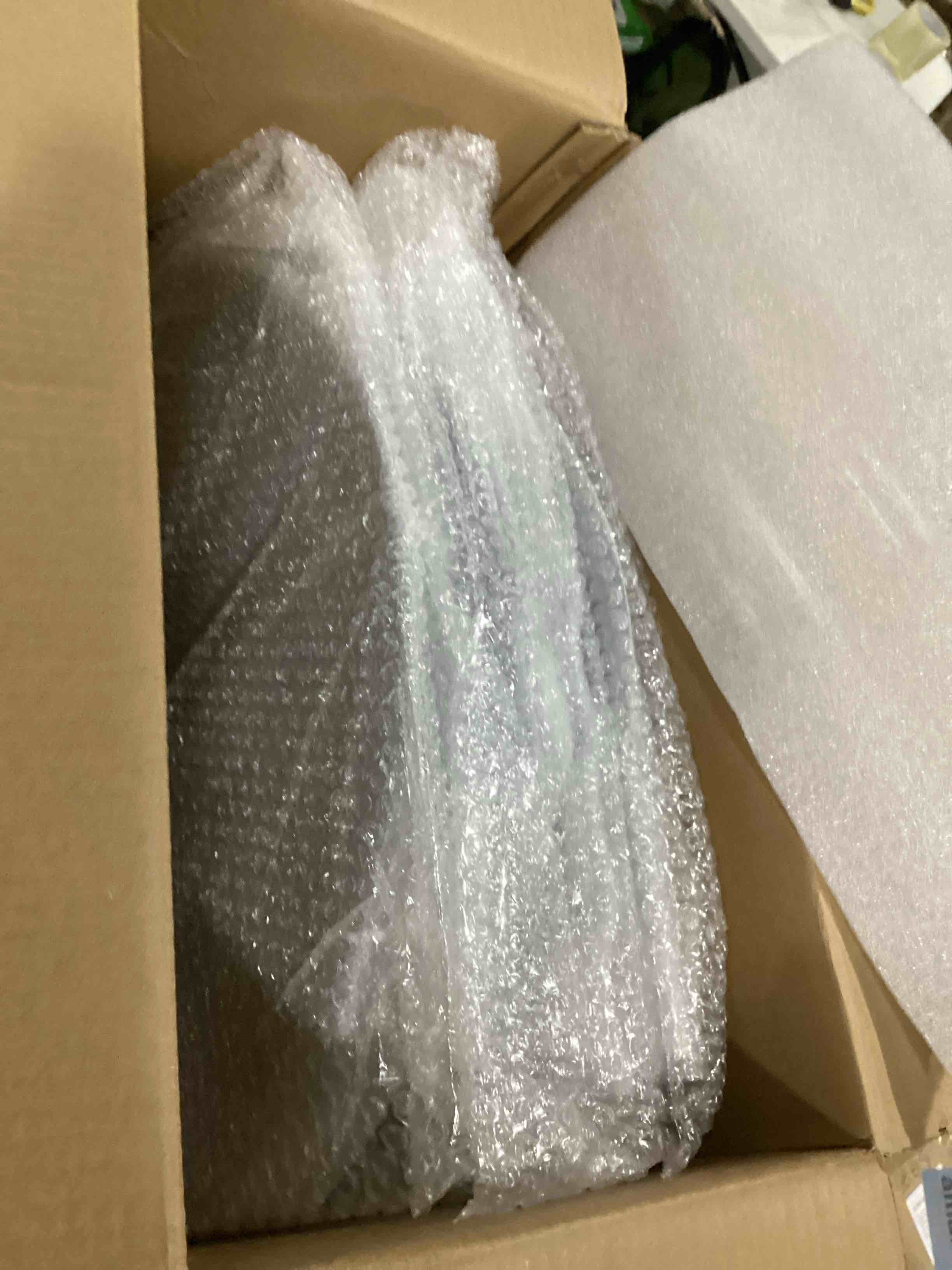 https://s3.amazonaws.com/lotting-images-prod/bidfta/BLU6829409_1724936587878.jpeg