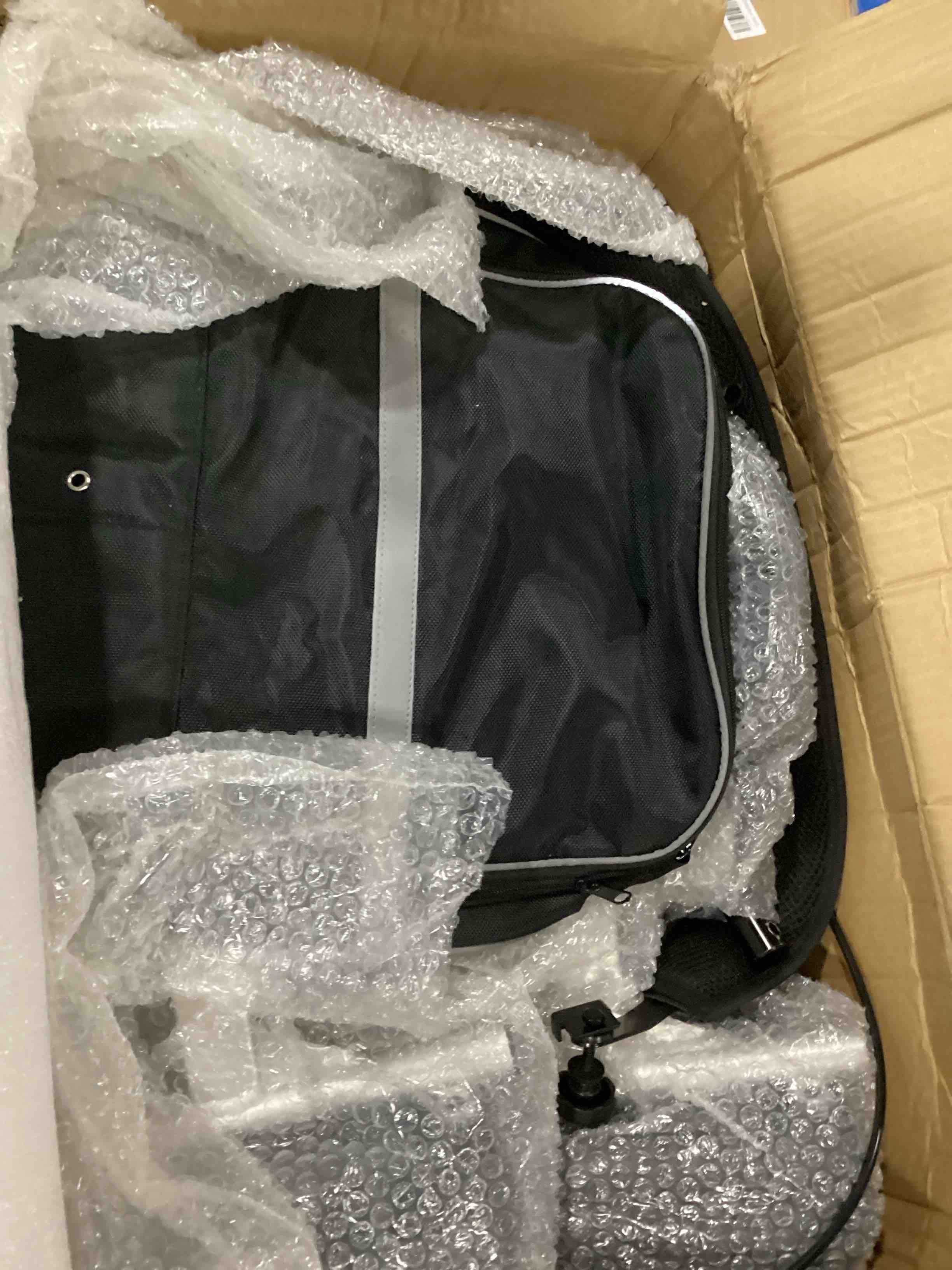 https://s3.amazonaws.com/lotting-images-prod/bidfta/BLU6829461_1724950095018.jpeg
