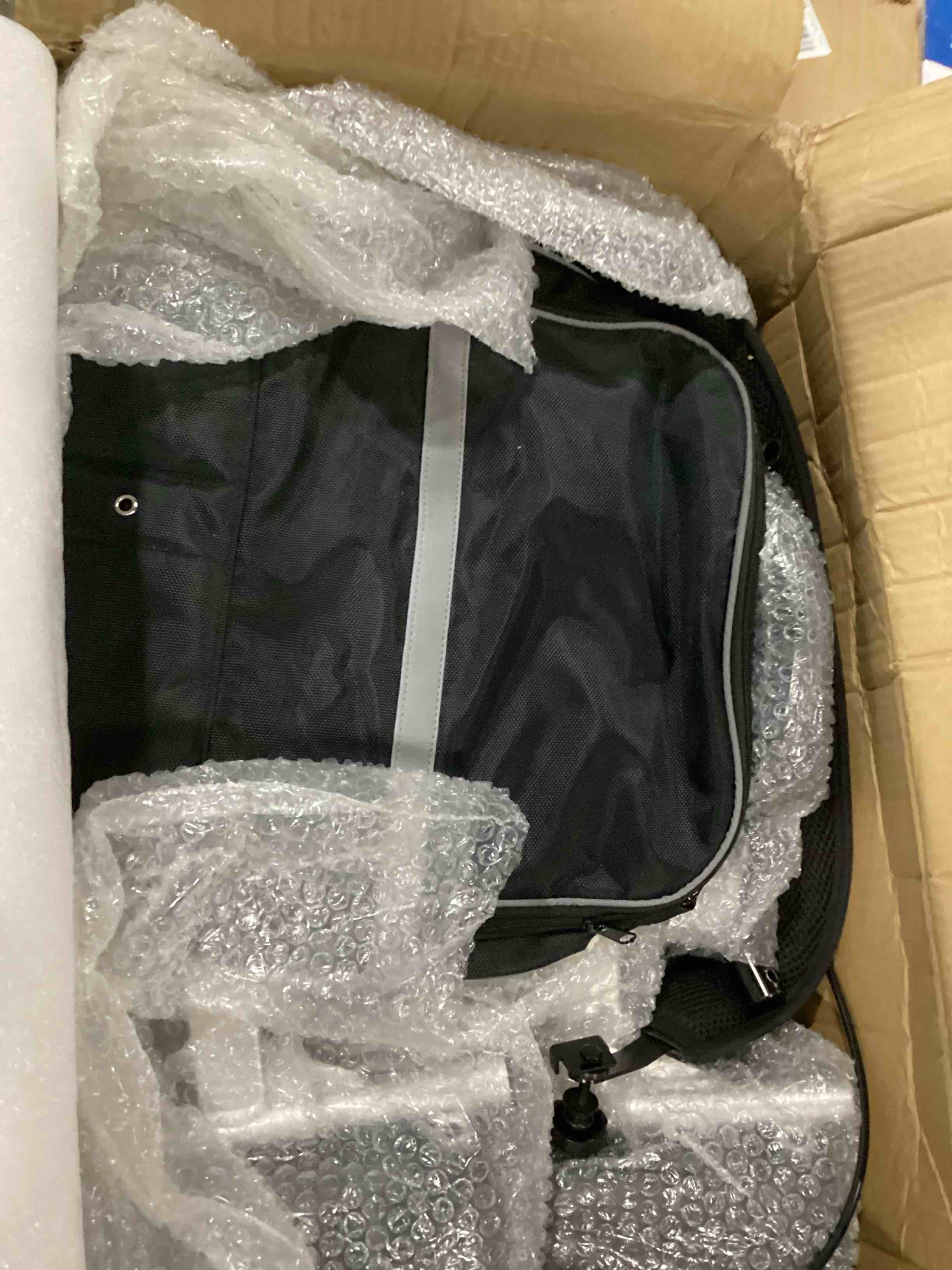 https://s3.amazonaws.com/lotting-images-prod/bidfta/BLU6829461_1724950096889.jpeg