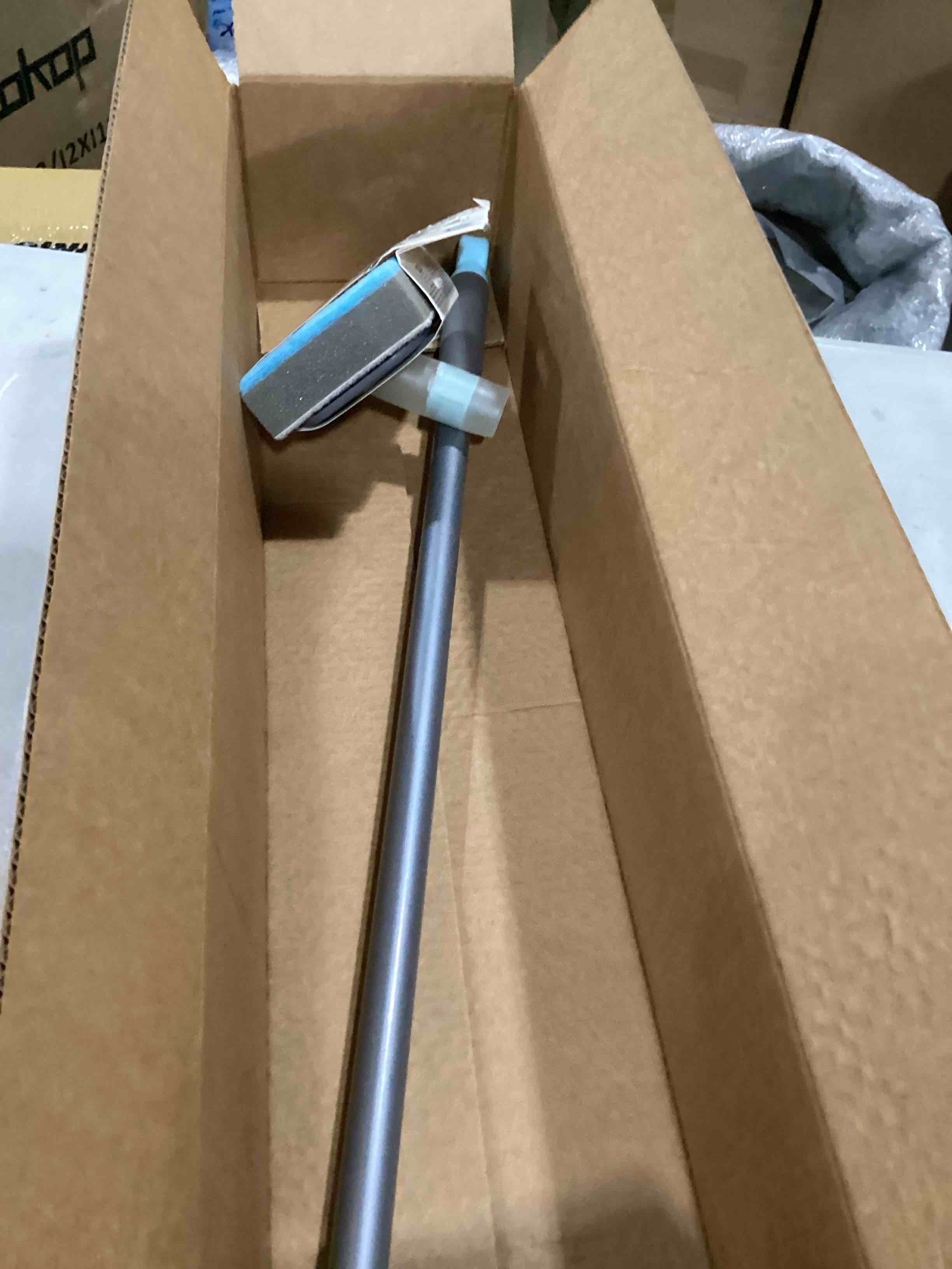 https://s3.amazonaws.com/lotting-images-prod/bidfta/BLU6829499_1724958012255.jpeg