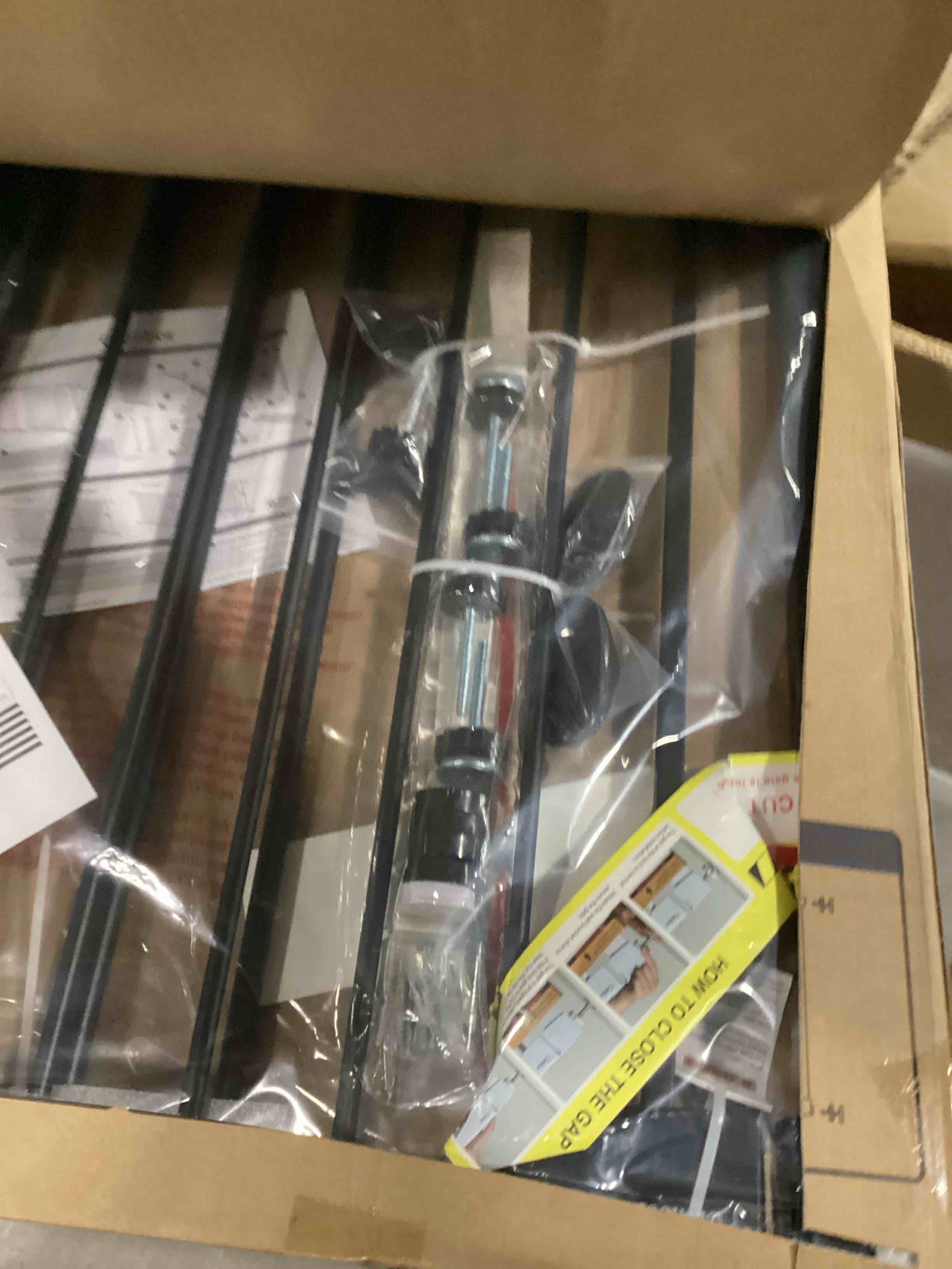 https://s3.amazonaws.com/lotting-images-prod/bidfta/BLU6829597_1725362474017.jpeg