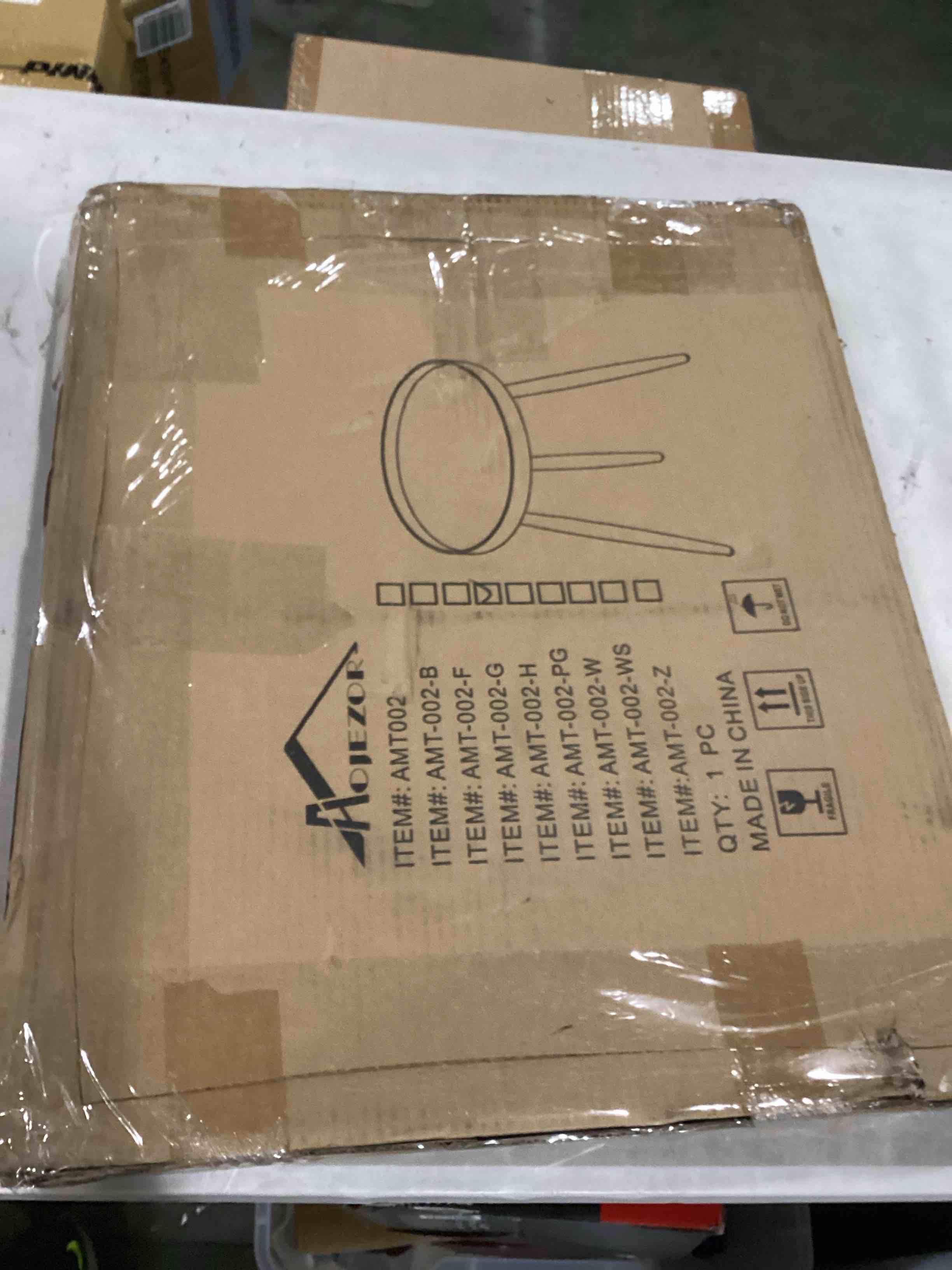 https://s3.amazonaws.com/lotting-images-prod/bidfta/BLU6829714_1725382974773.jpeg