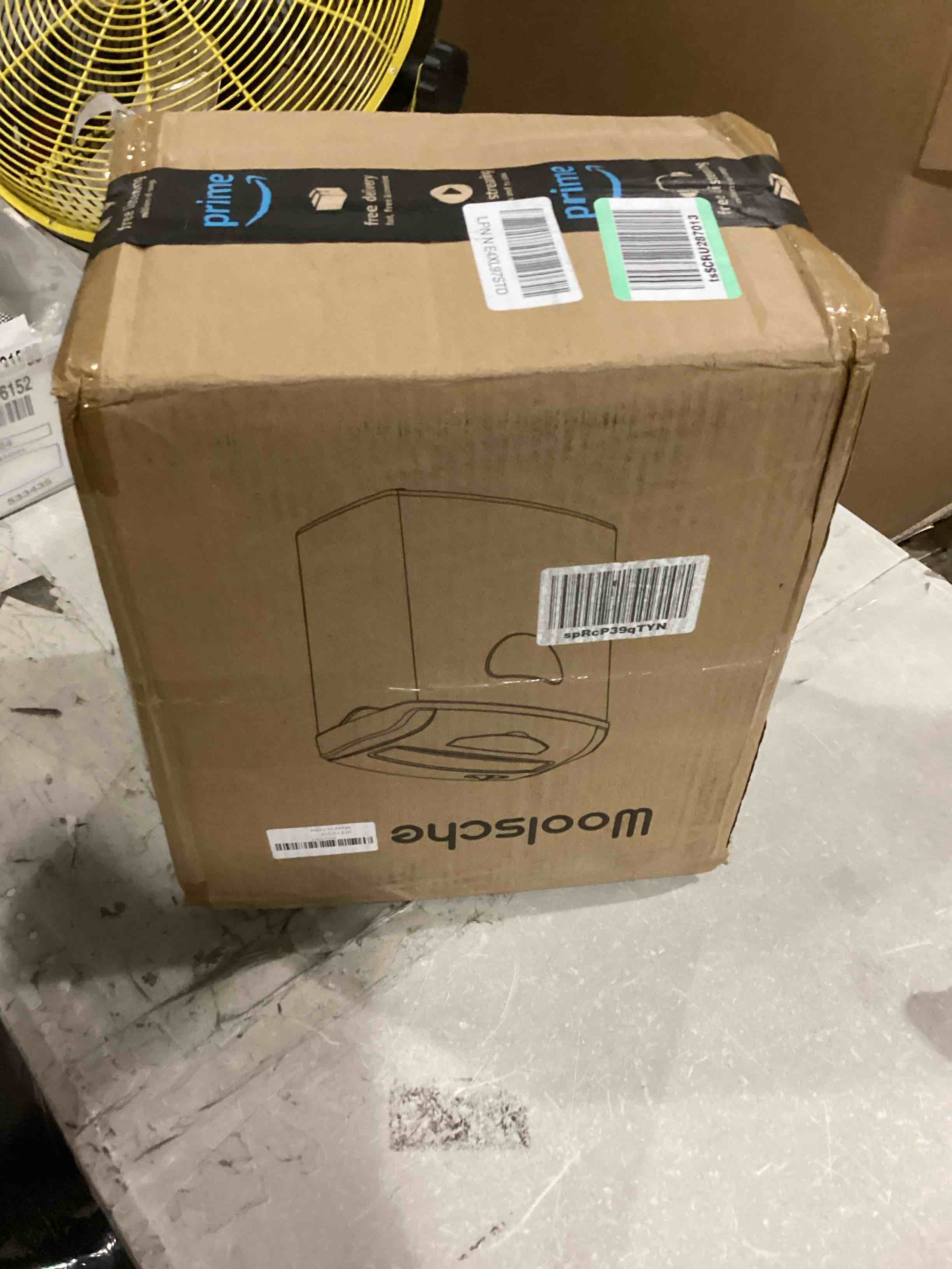 https://s3.amazonaws.com/lotting-images-prod/bidfta/BLU6830330_1725969250695.jpeg