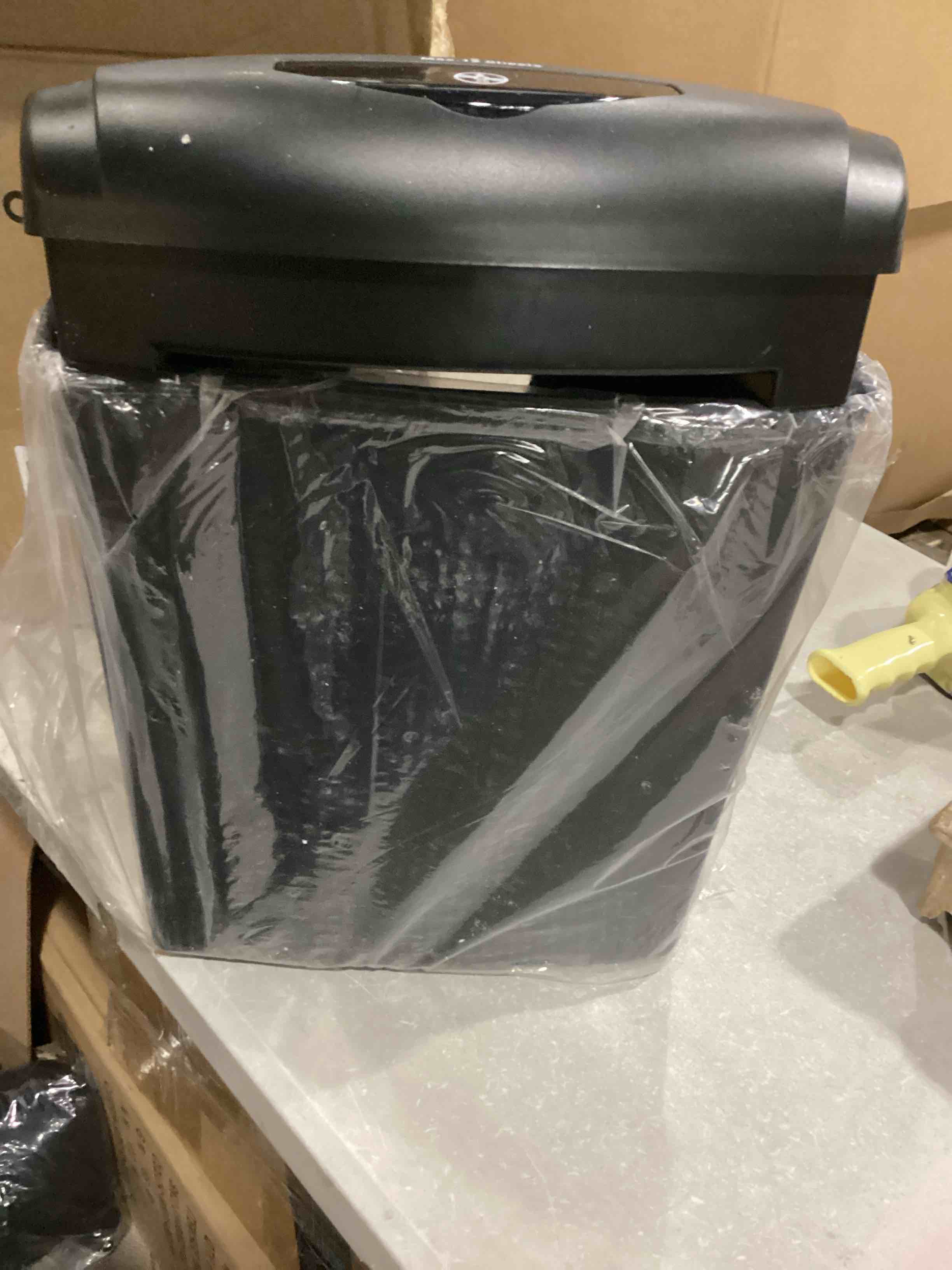 https://s3.amazonaws.com/lotting-images-prod/bidfta/BLU6830330_1725969316397.jpeg