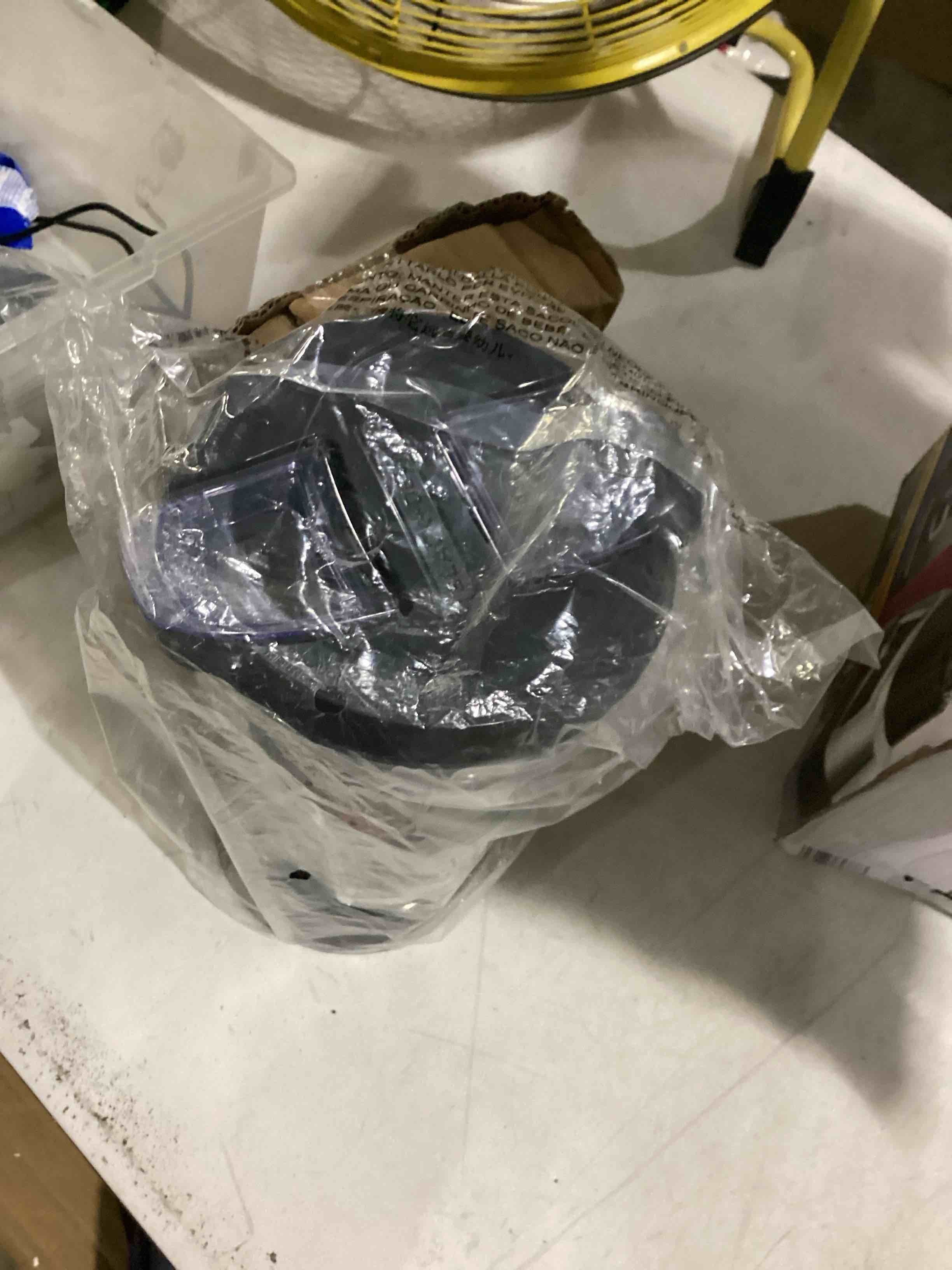 BLACK+DECKER BL1400DGP Quiet Stainless Steel Blender with Cyclone