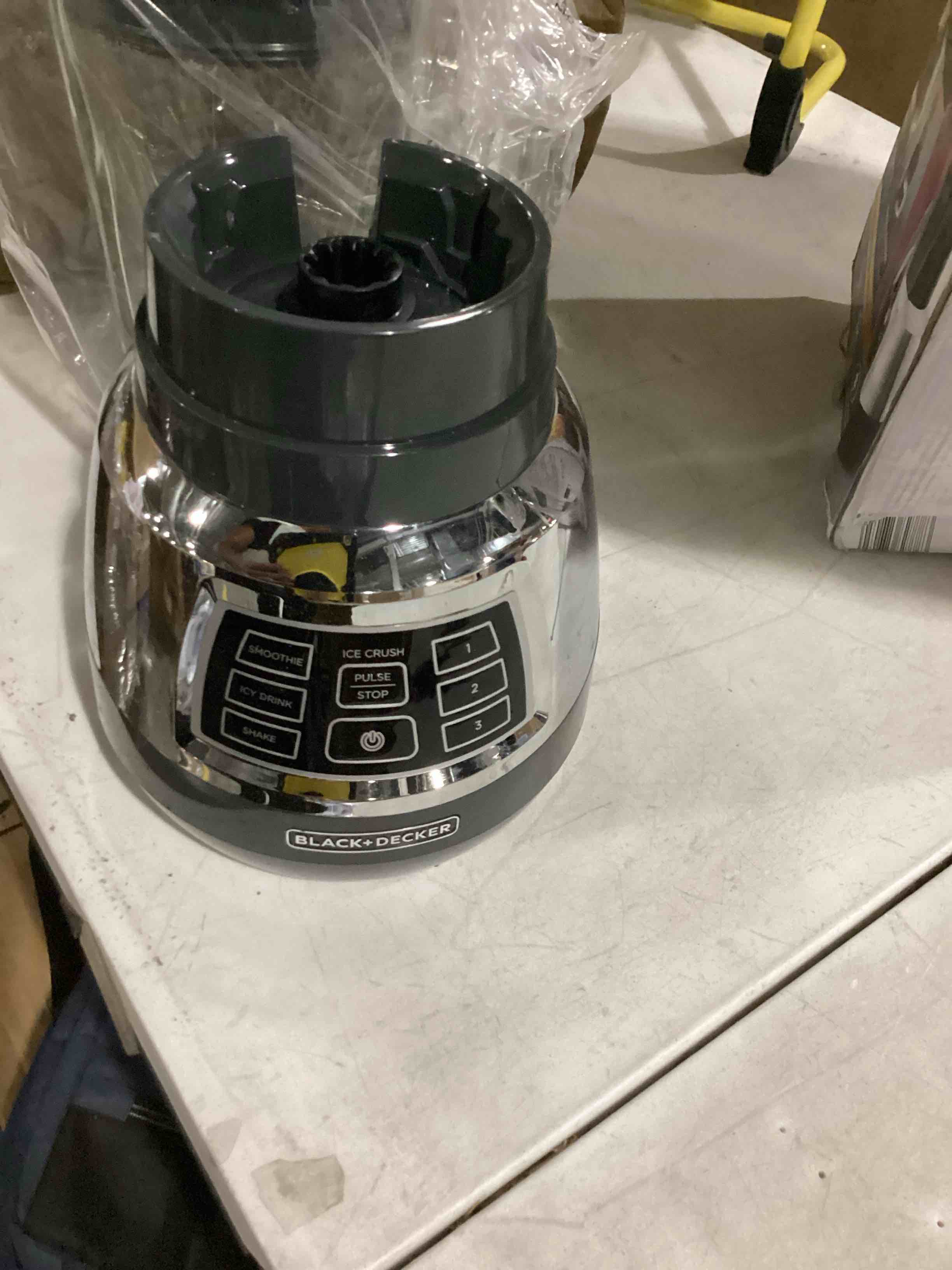 BLACK+DECKER BL1400DGP Quiet Stainless Steel Blender with Cyclone