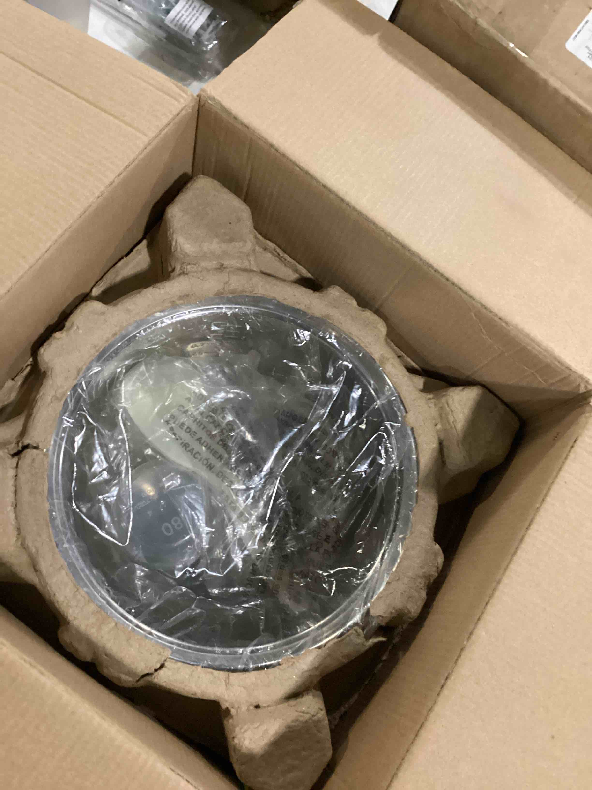 https://s3.amazonaws.com/lotting-images-prod/bidfta/BLU6831185_1726768261433.jpeg